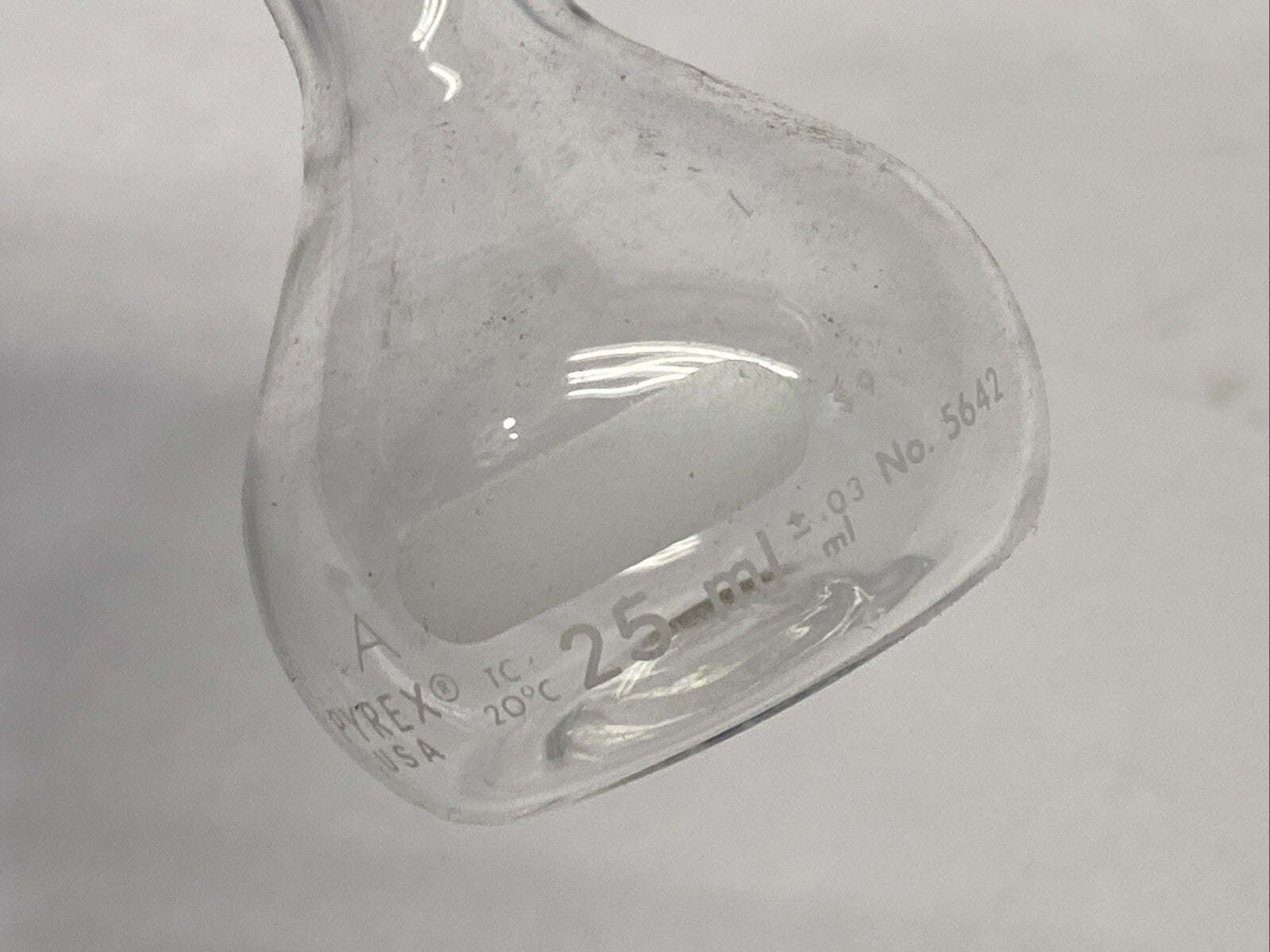 Pyrex 5642-25 25mL Class A Volumetric Flask Polyethylene Standard Taper LOT OF 3 - Maverick Industrial Sales