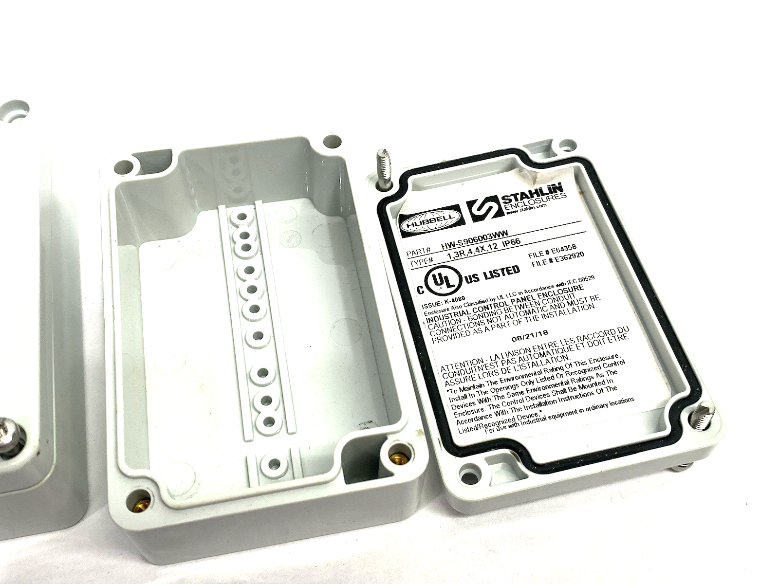 HW-S906003WW | Hubbell Stahlin Non-Metallic Enclosure NEMA 4X LOT OF 2 - New – Open box - Maverick Industrial Sales