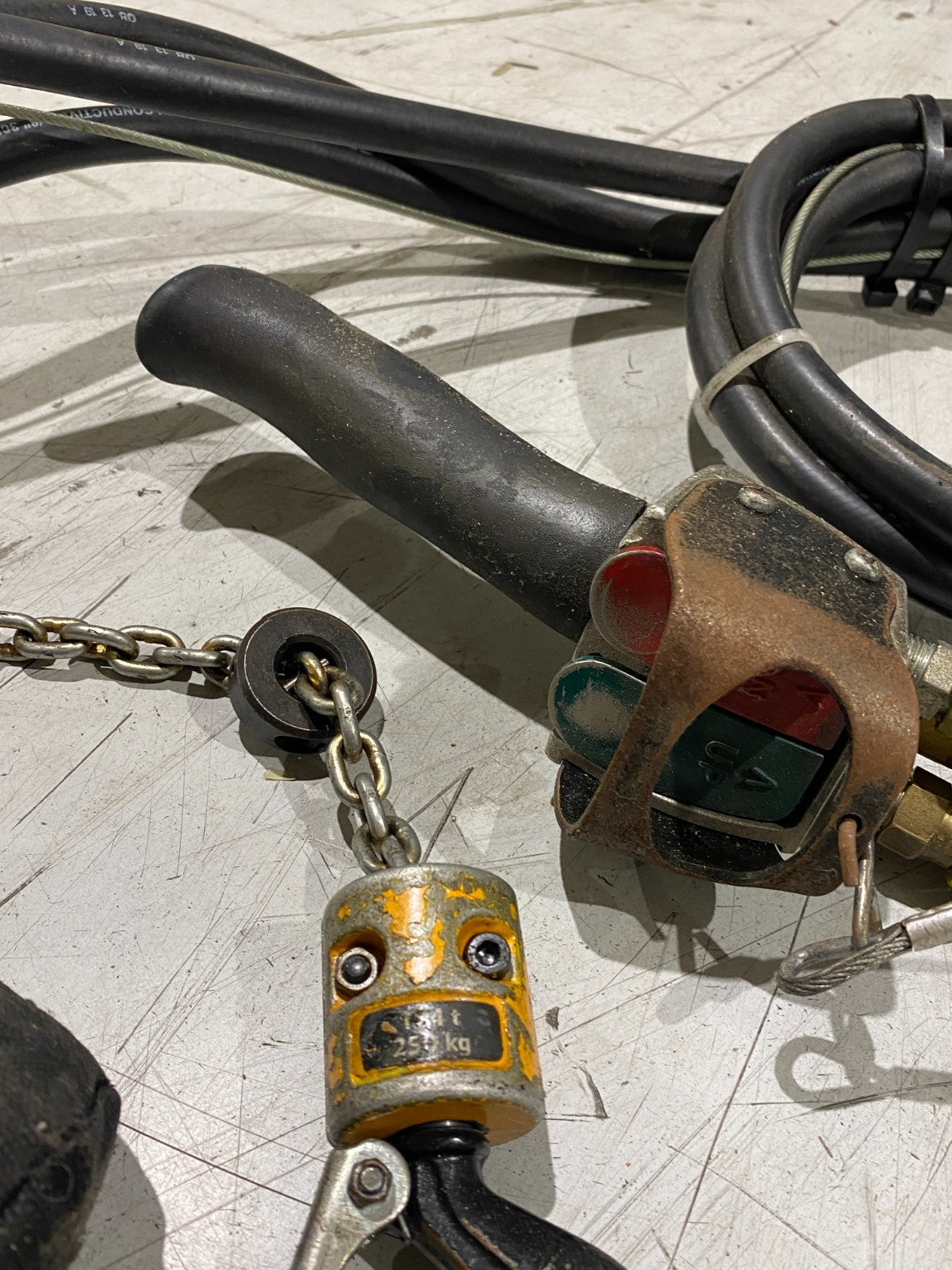 Ingersoll Rand CL250K-2C10-C6U Air Chain Hoist 1/4 Ton, 250kg, CLK Series - Maverick Industrial Sales