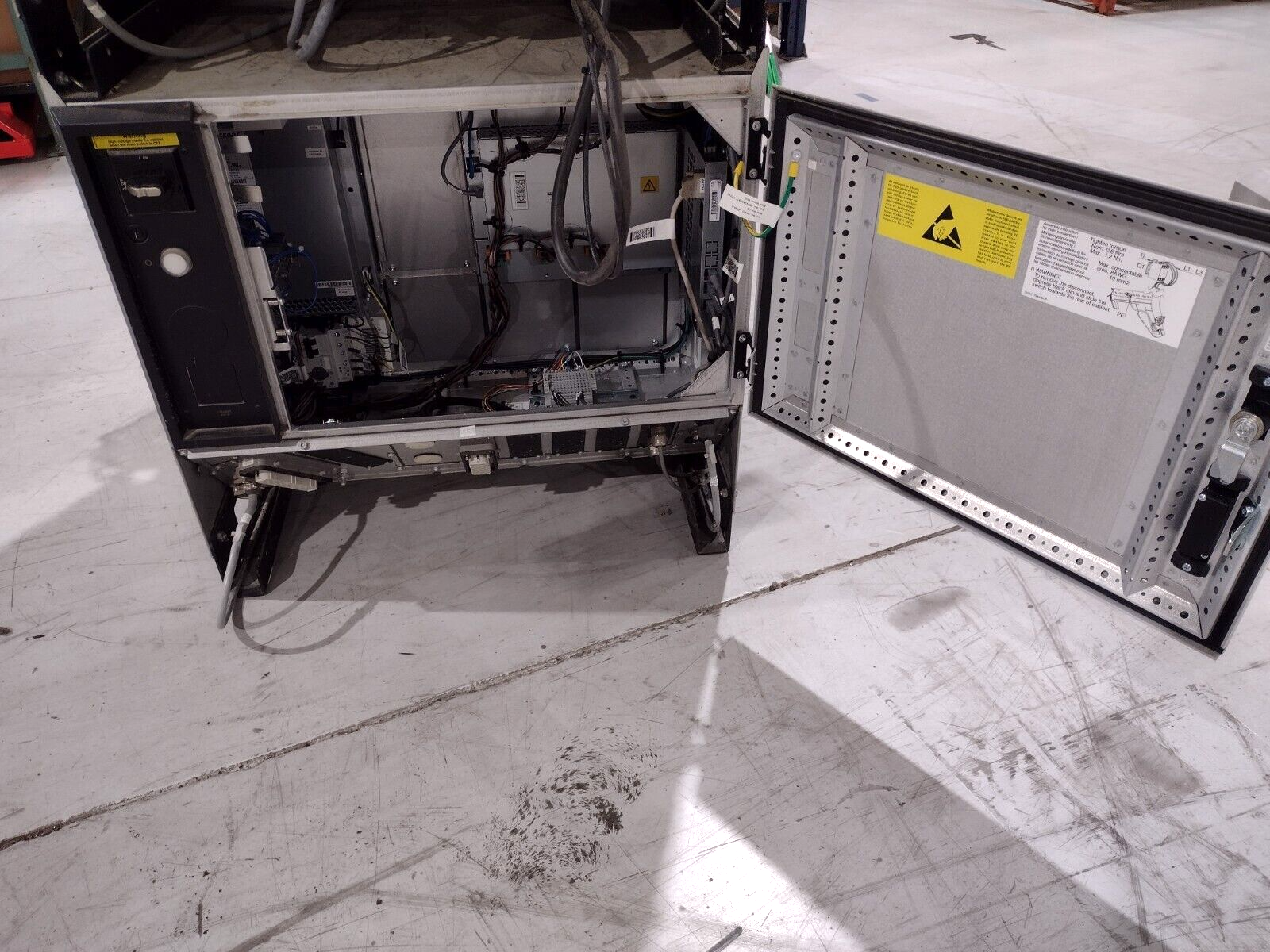 ABB IRC5 M2004 Dual Arm Controller Station 58A 262V 2010 14M-64231, 14M-64230 - Maverick Industrial Sales