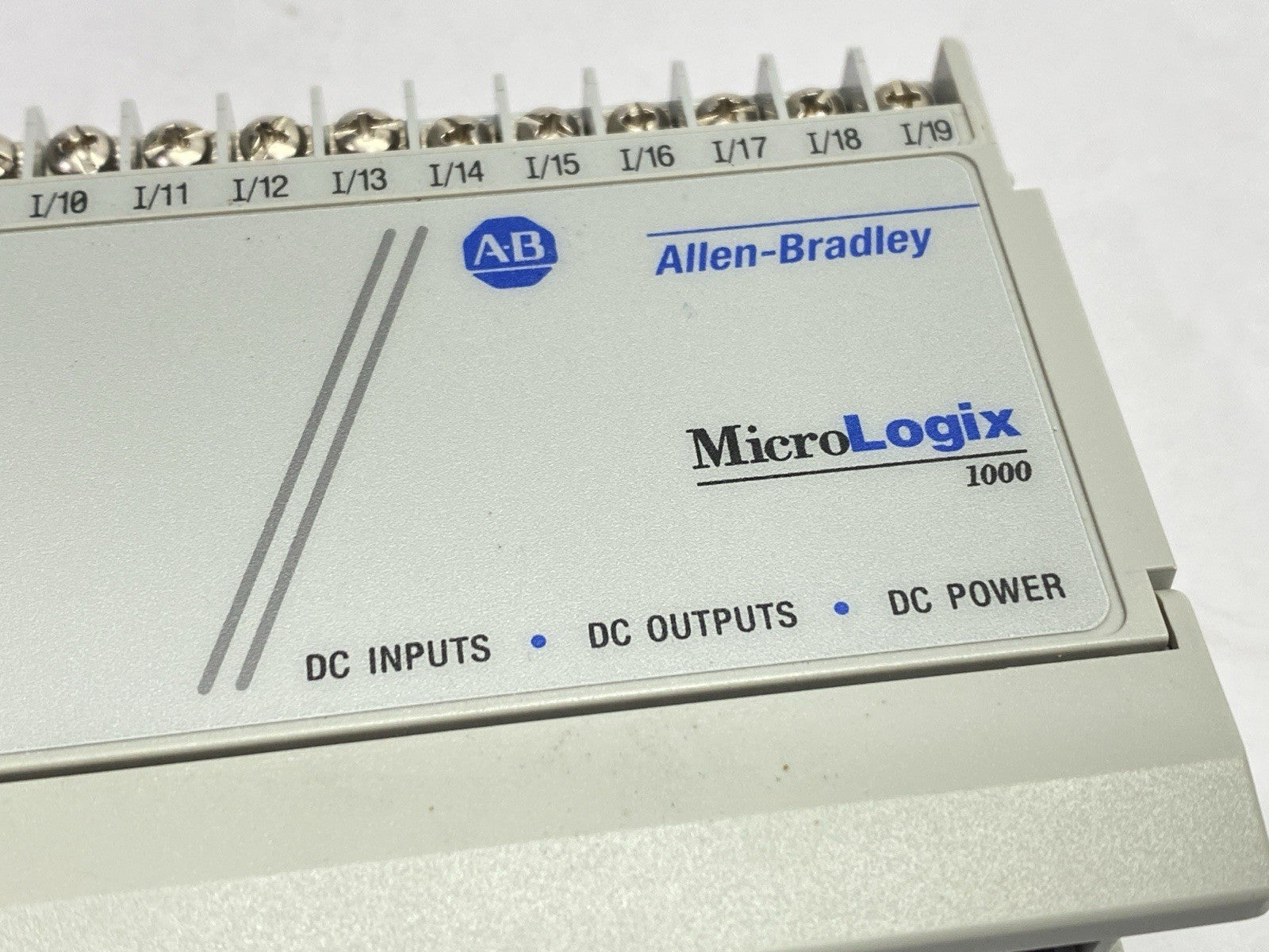 1761-L32BBB | Allen Bradley Ser E MicroLogix 1000 32 Point Controller BROKEN COVER - Used - Maverick Industrial Sales