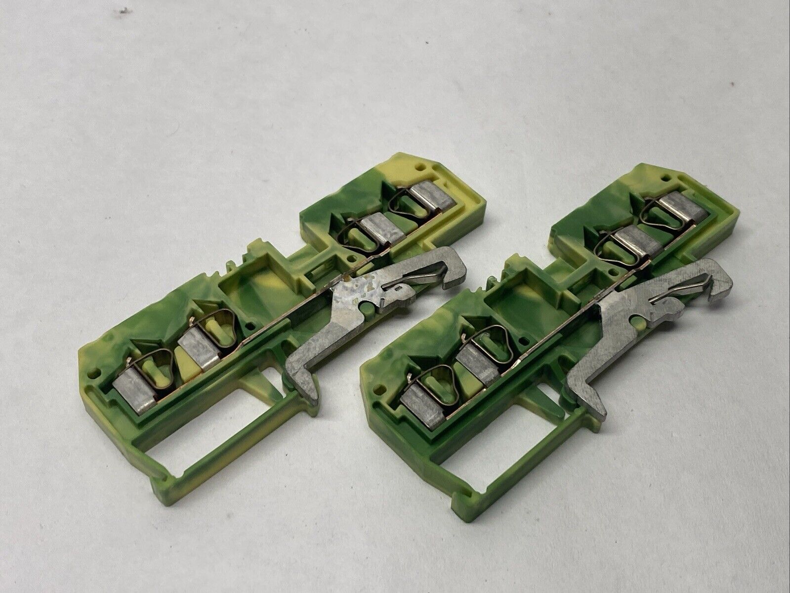 WAGO 281-657 Ground Terminal Block 4-Conductor Yellow/Green 4mm2 LOT OF 2 - Maverick Industrial Sales