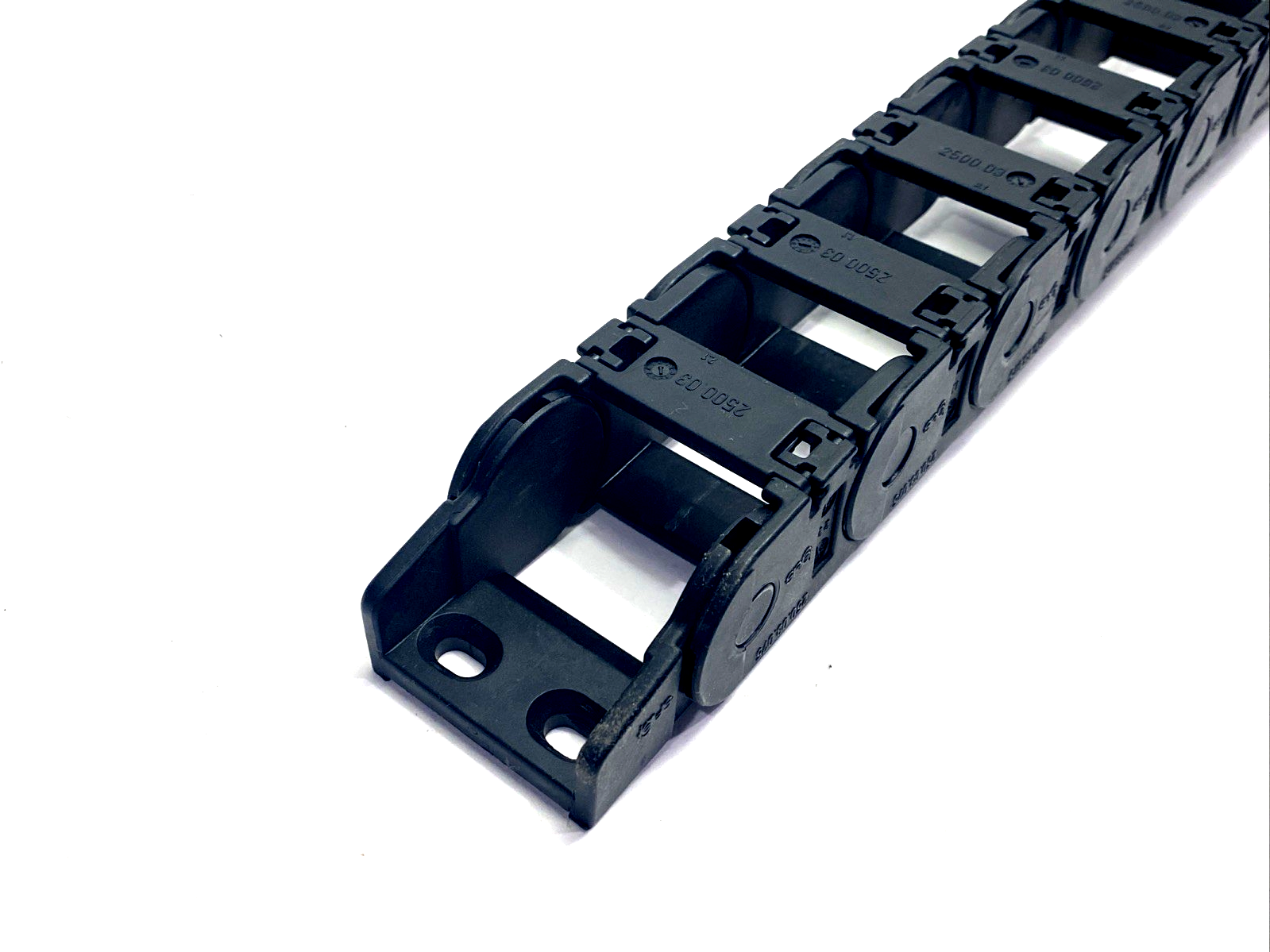 Igus 250.03.075 Series 250 Snap-Open E2 Cable Carrier 21 Link 3FT 250-03-075-0 - Maverick Industrial Sales