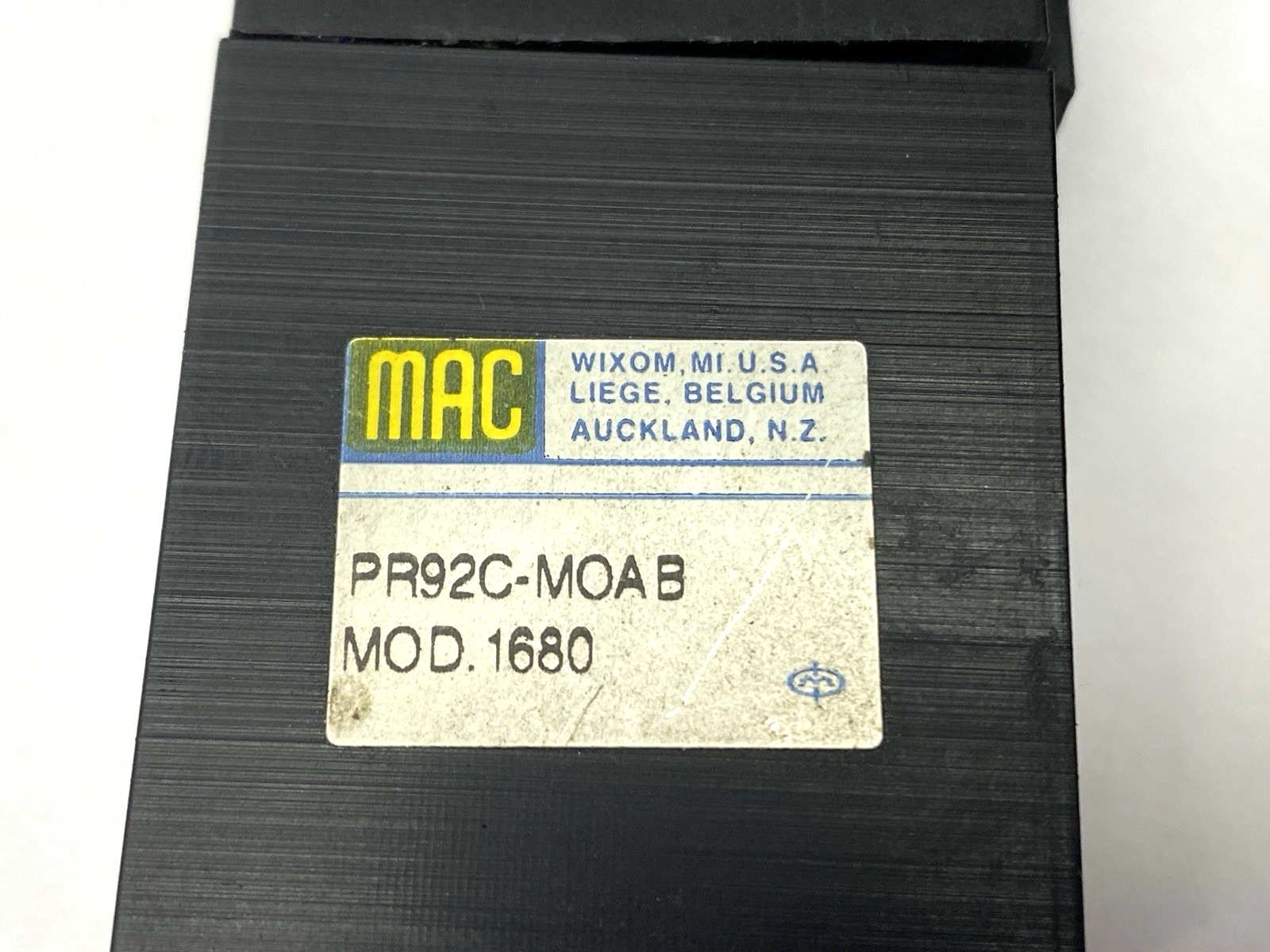 PR92C-MOAB | MAC Valves Pneumatic Pressure Regulator MISSING SCREW - Used - Maverick Industrial Sales