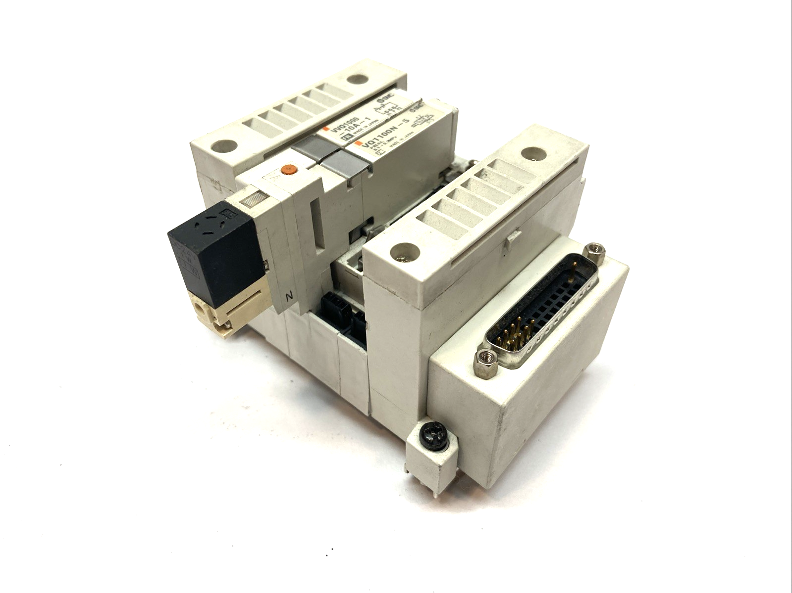 VV5QC21-04N7FD1-S | SMC Plug-In Manifold Base 4-Station - For parts or not working - Maverick Industrial Sales