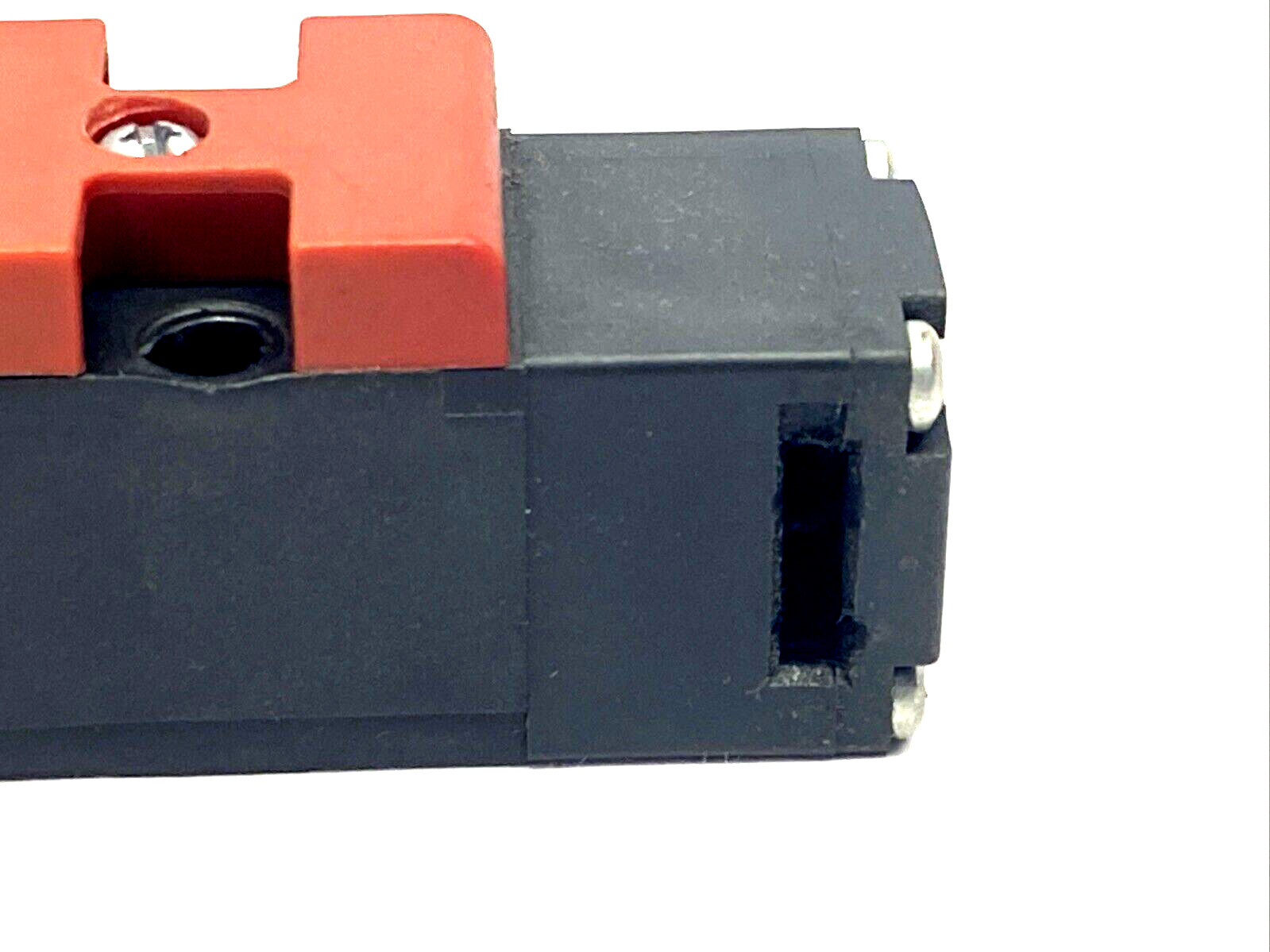 Euchner NM11VZA-SM4 Electromechanical Safety Switch M12 4-Pin Male 085626 - Maverick Industrial Sales