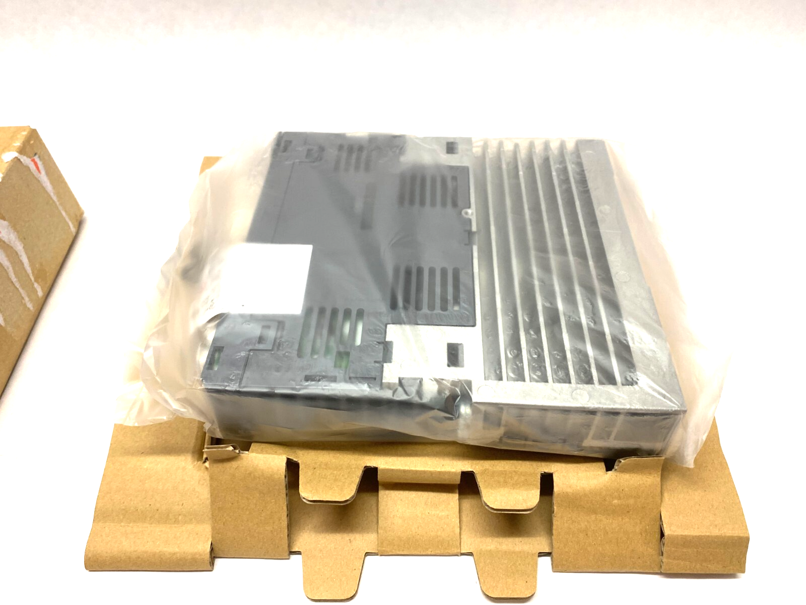 Mitsubishi MR-J3-40B-RJ004U632 Melservo AC Servo Drive/Amplifier 3Ph 200-230V - Maverick Industrial Sales