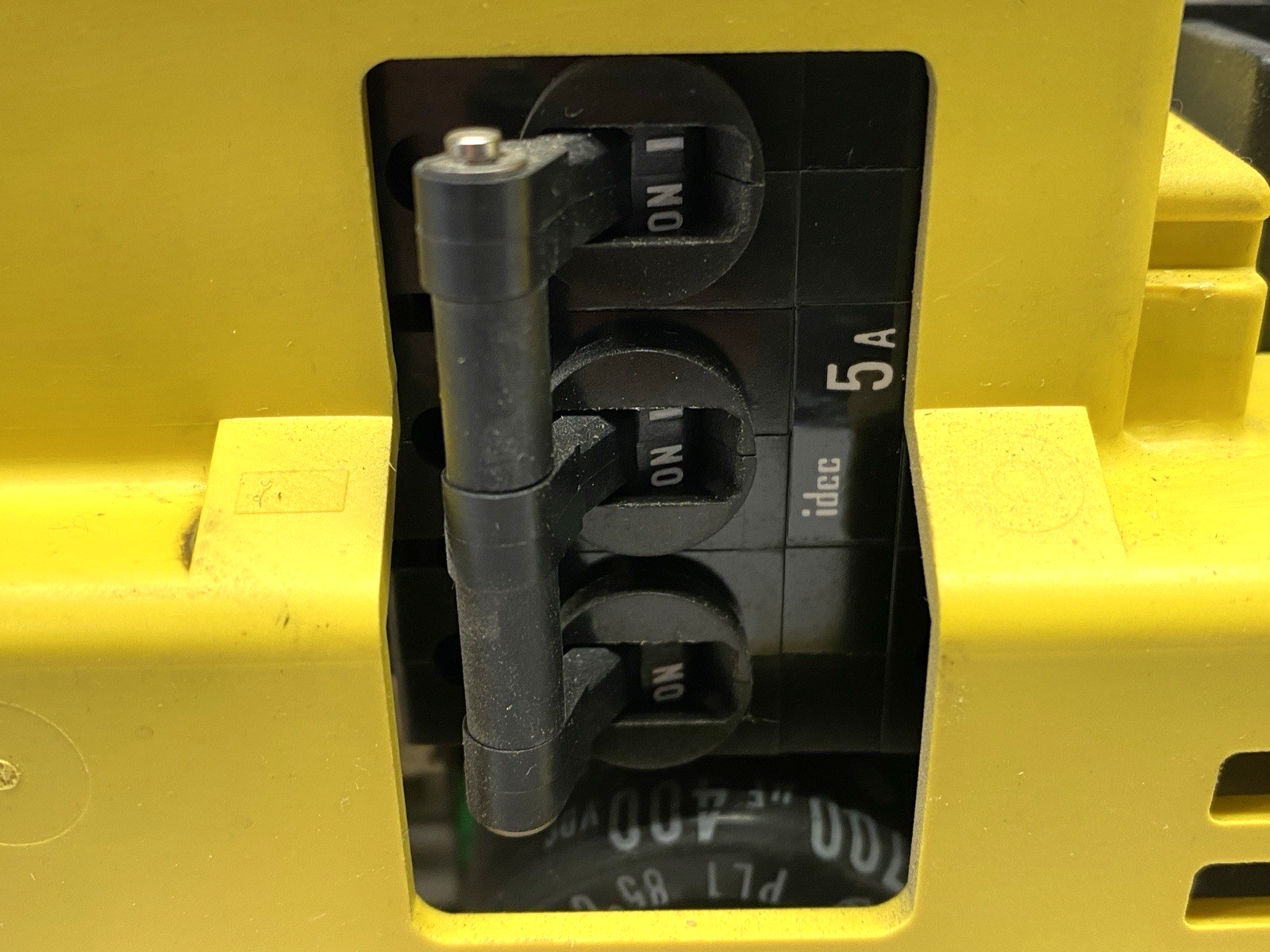 Fanuc A06B-6089-H101 C AC Servo Amplifier Unit 3PH 230V 3A - Maverick Industrial Sales