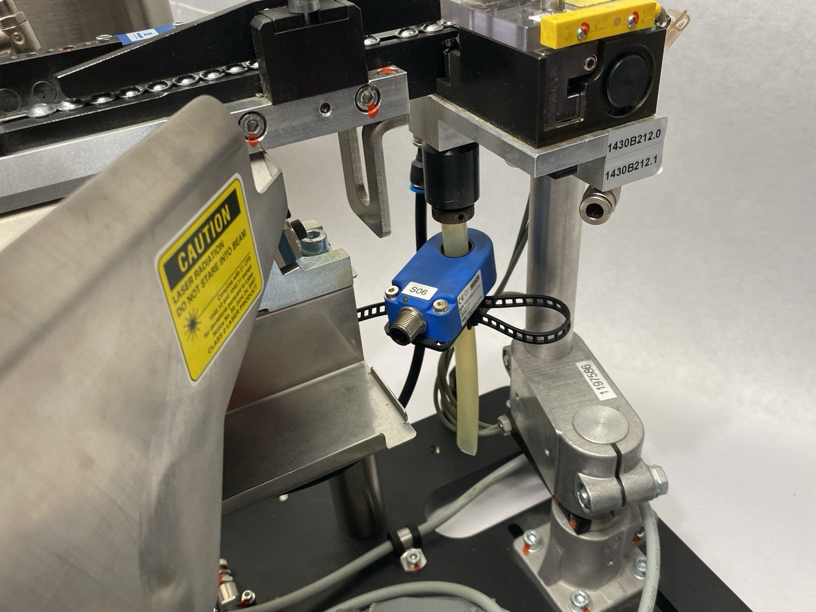 Weber ZEL 240 Gentle Vibratory Step Feeder System, Very Low Noise Emissions - Maverick Industrial Sales