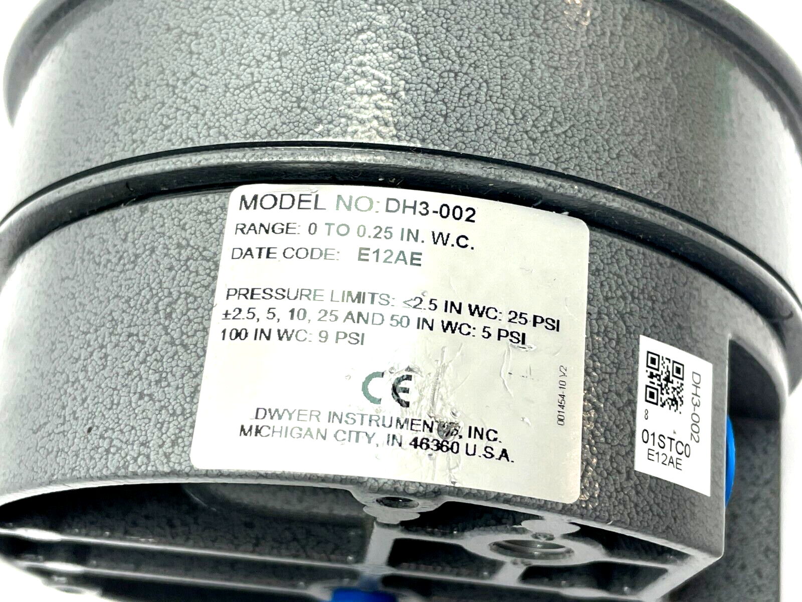 Dwyer Instruments DH3-002 Differential Pressure Controller - Maverick Industrial Sales