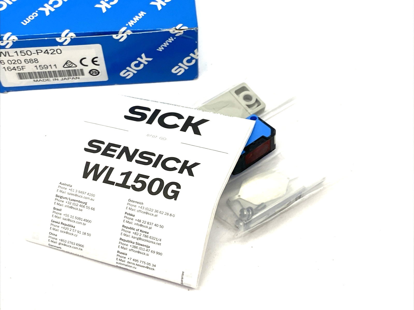 Sick WL150-P420 Photoelectric Retro-reflective Sensor, Dual-lens System, 6020688 - Maverick Industrial Sales