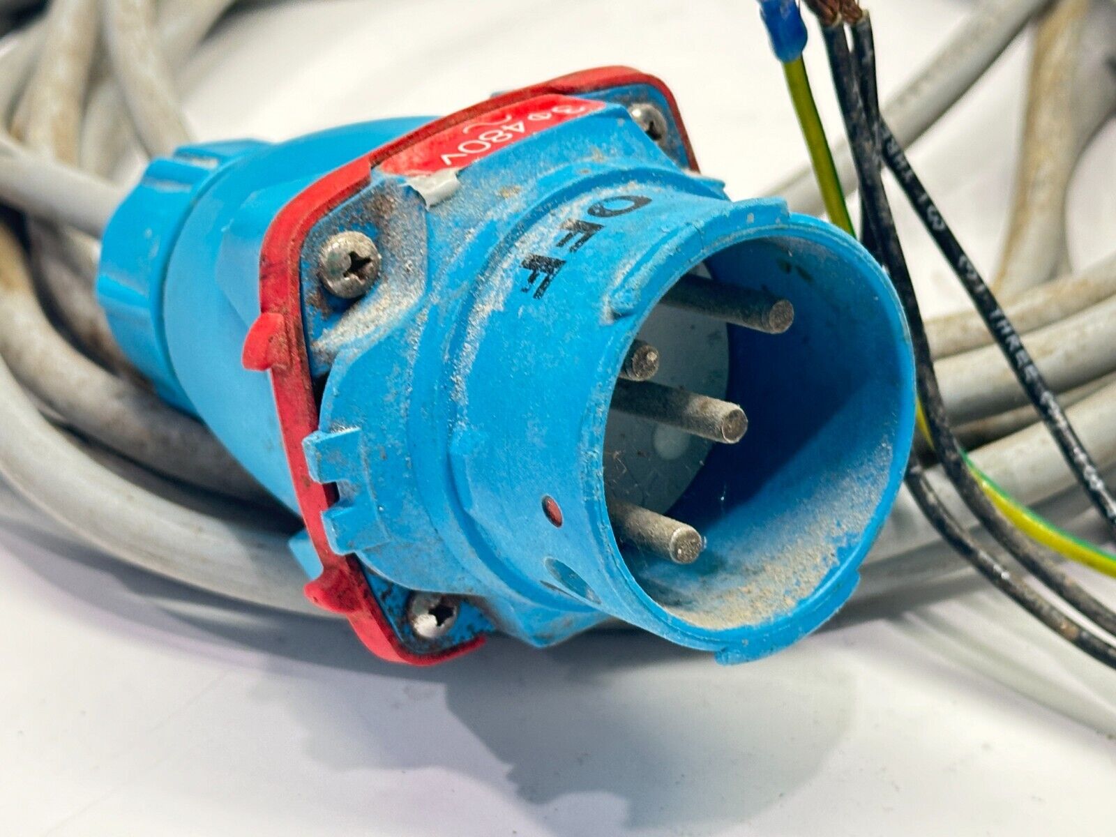 Yaskawa CIMR-VU4A0005GAA V100-4X AC Drive 3HP 5.4/4.8A 380-480V w/ Meltric DSN30 - Maverick Industrial Sales