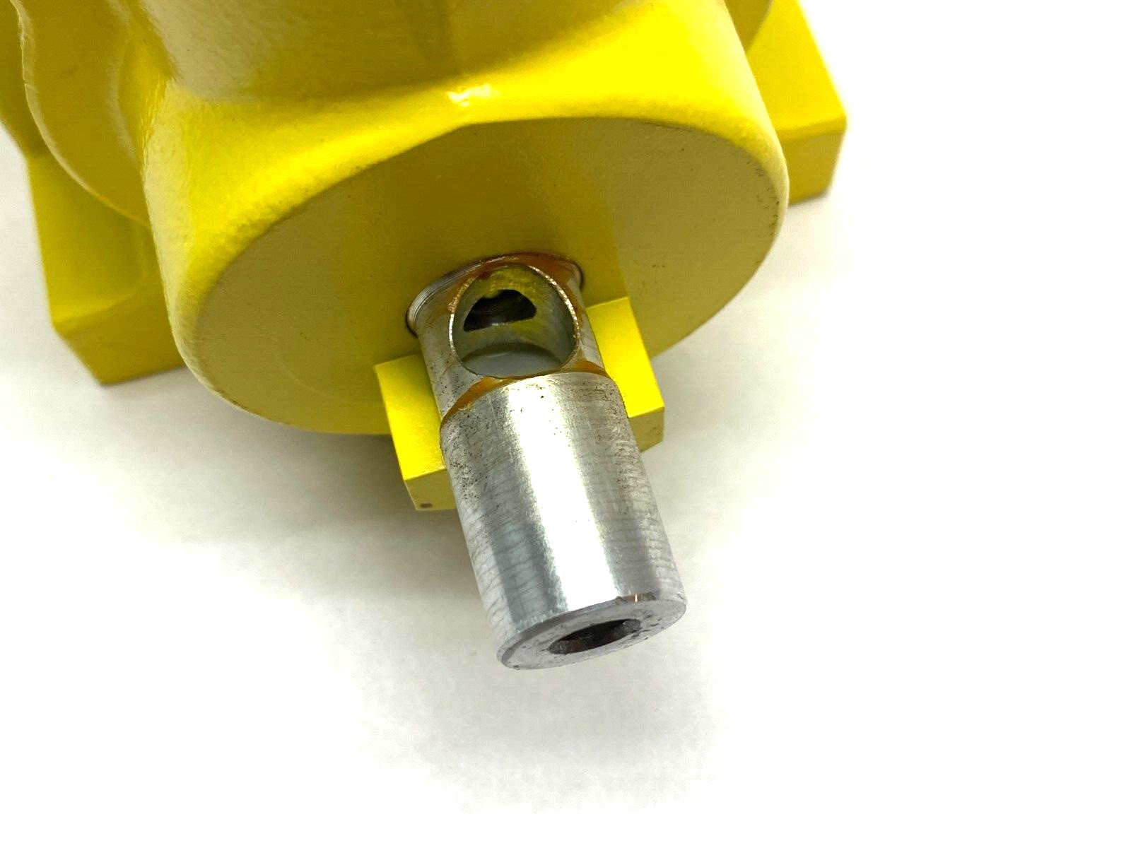 Numatics VT42N06AY Slo-Start Inline Manual Lockout Valve - Maverick Industrial Sales