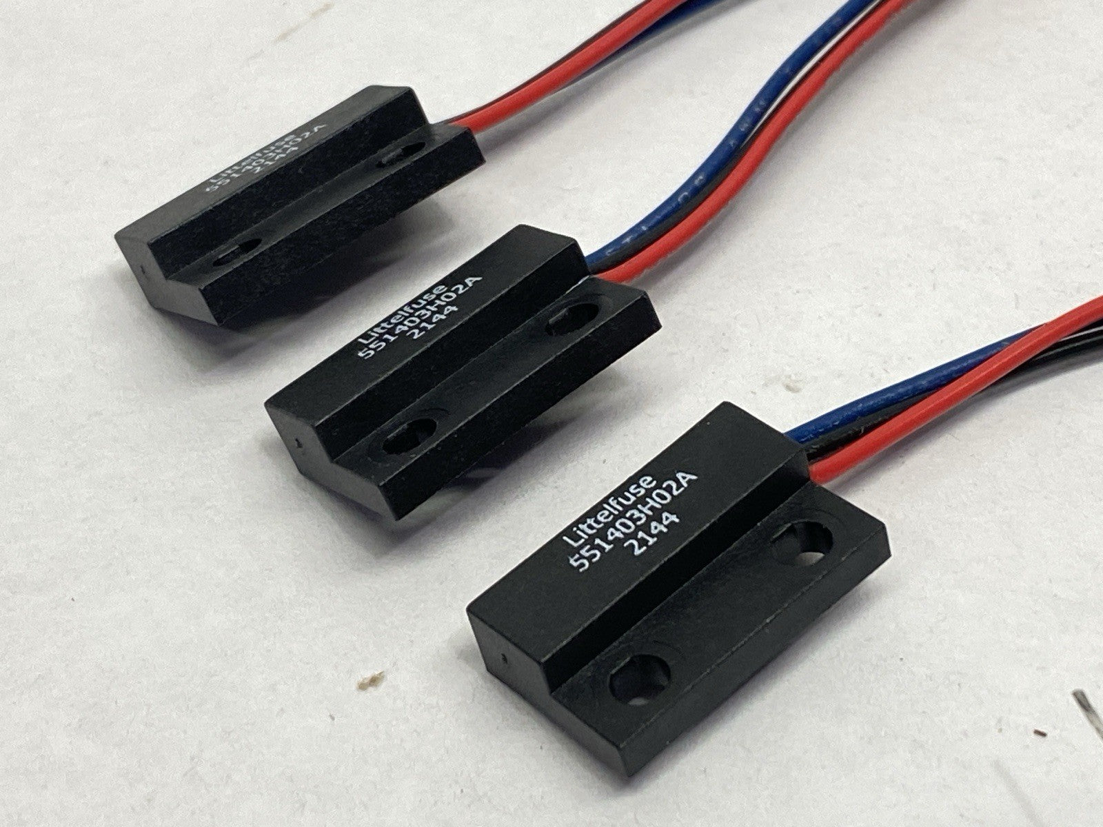 v | Littlefuse 55140-3H-02-A Hall Effect Sensor LOT OF 3 - New – Open box - Maverick Industrial Sales