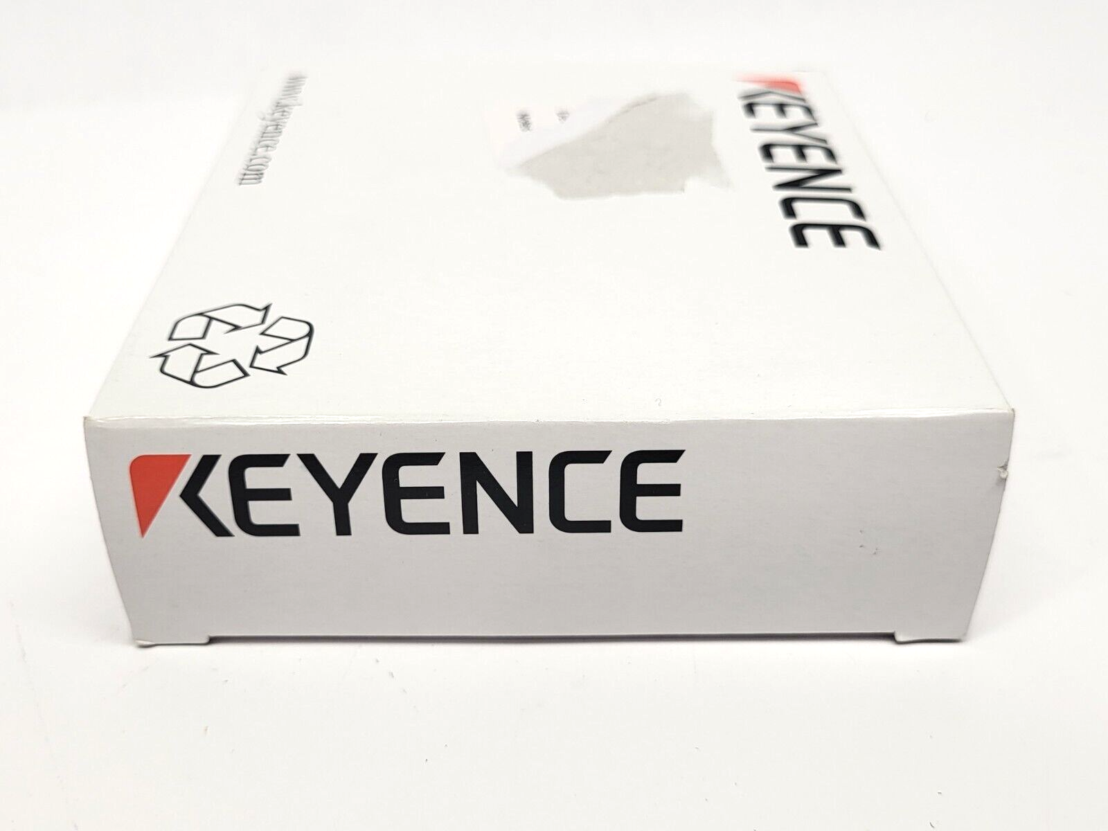 OP-84300 | Keyence Intermediate Support Bracket- New – Open box - Maverick Industrial Sales