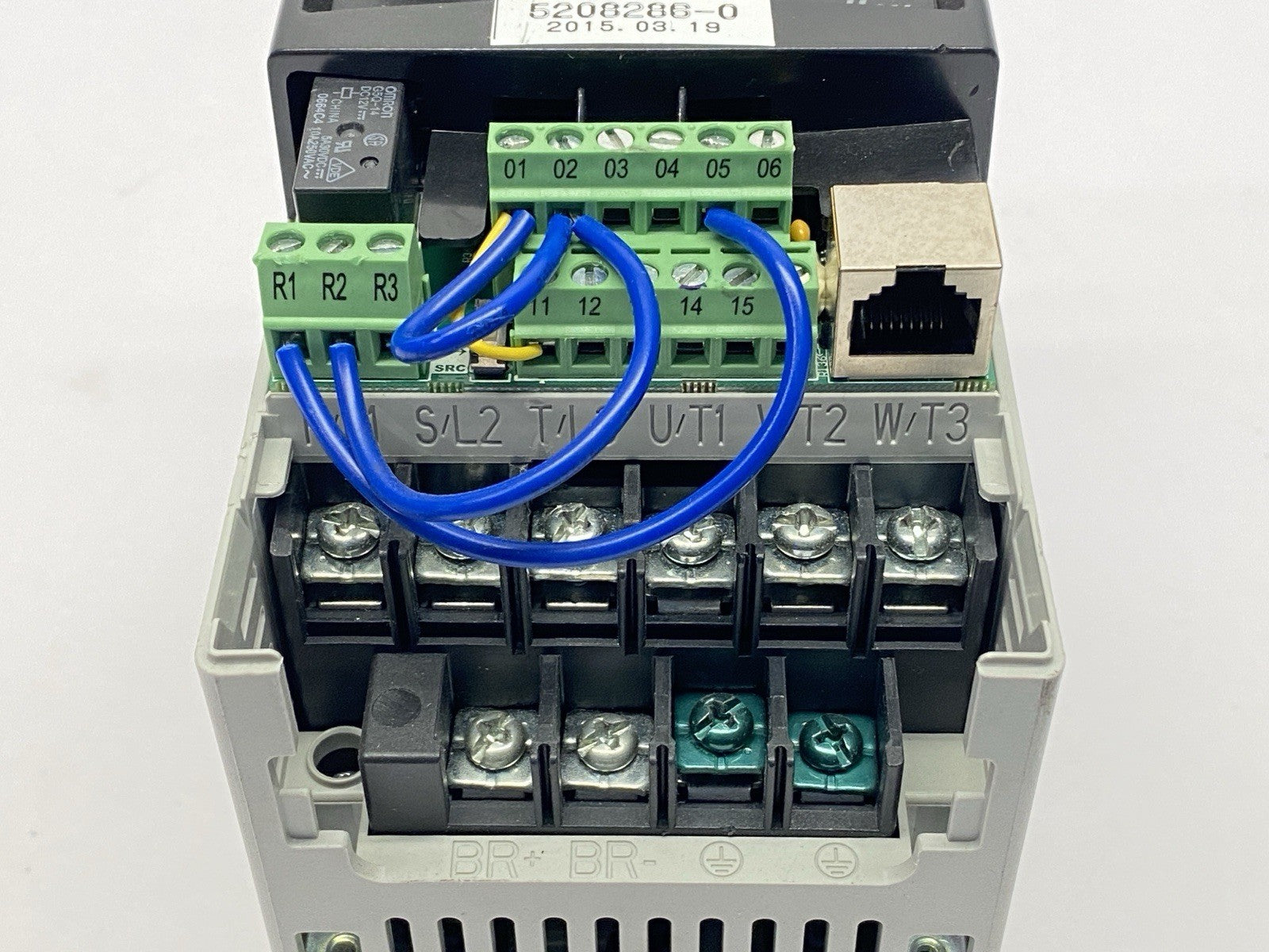 22A-B4P5N104 | Allen Bradley Ser A PowerFlex AC Drive 4-0.75kW 1HP - For parts or not working - Maverick Industrial Sales