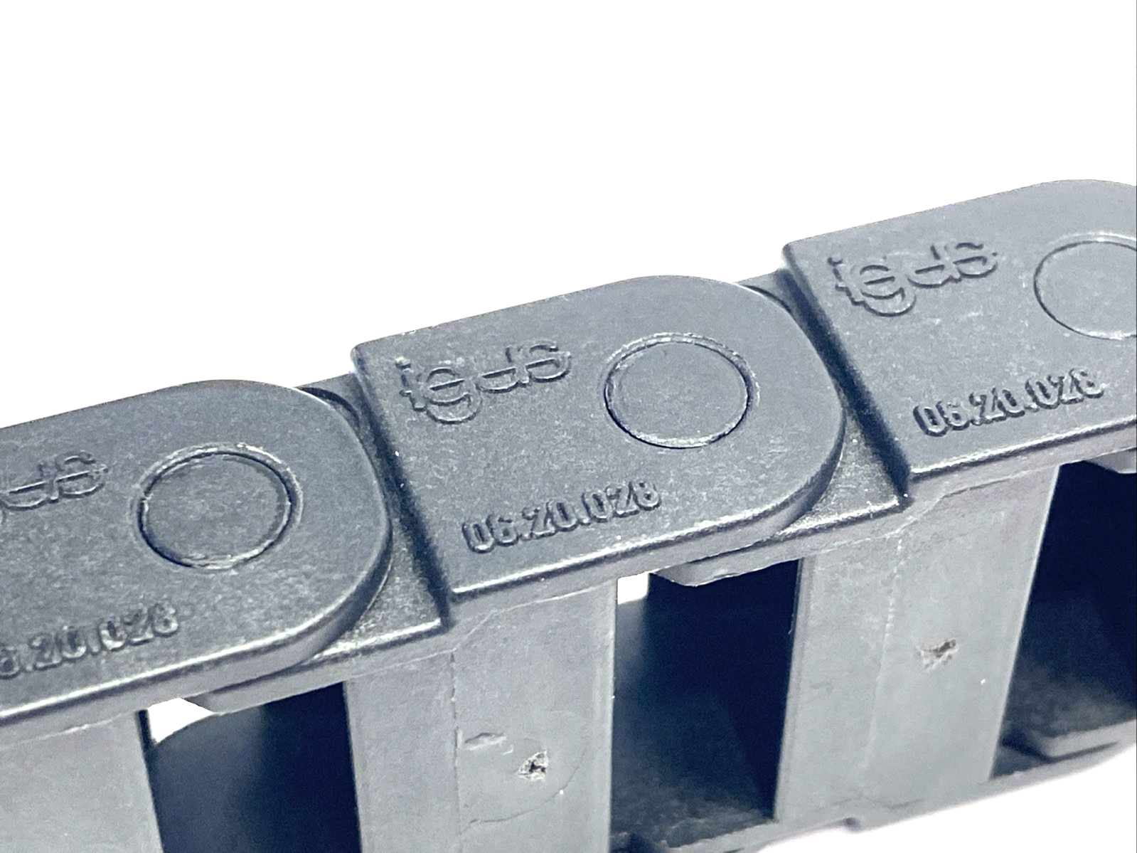 Igus 06.20.028 Series 06 E-Chain Cable Carrier 30 Links 27" Long, 06-20-028-0 - Maverick Industrial Sales
