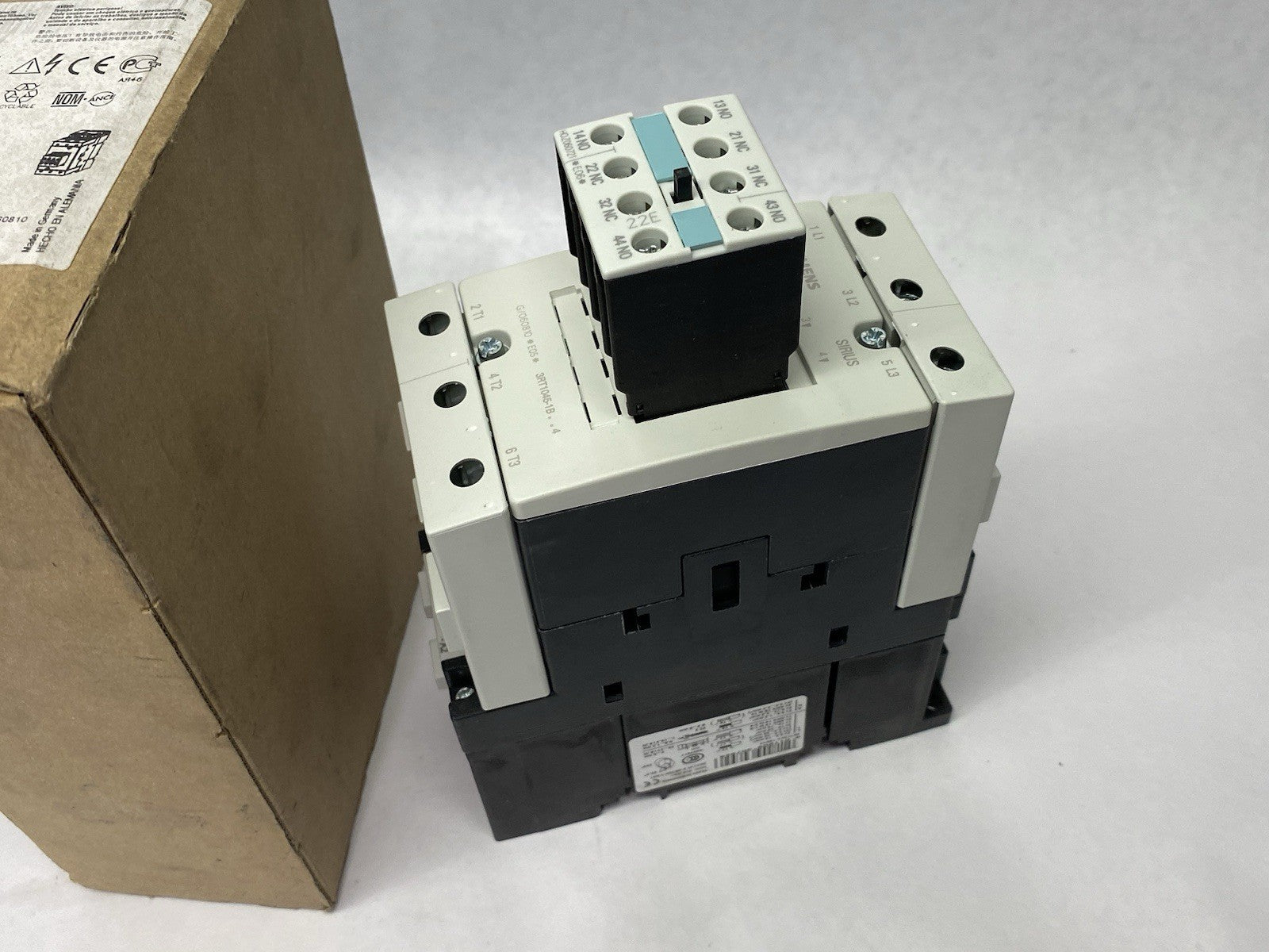 Siemens 3RT1045-1BB44 Power contactor, AC-3 80 A, 37 kW / 400 V 24 V DC - Maverick Industrial Sales