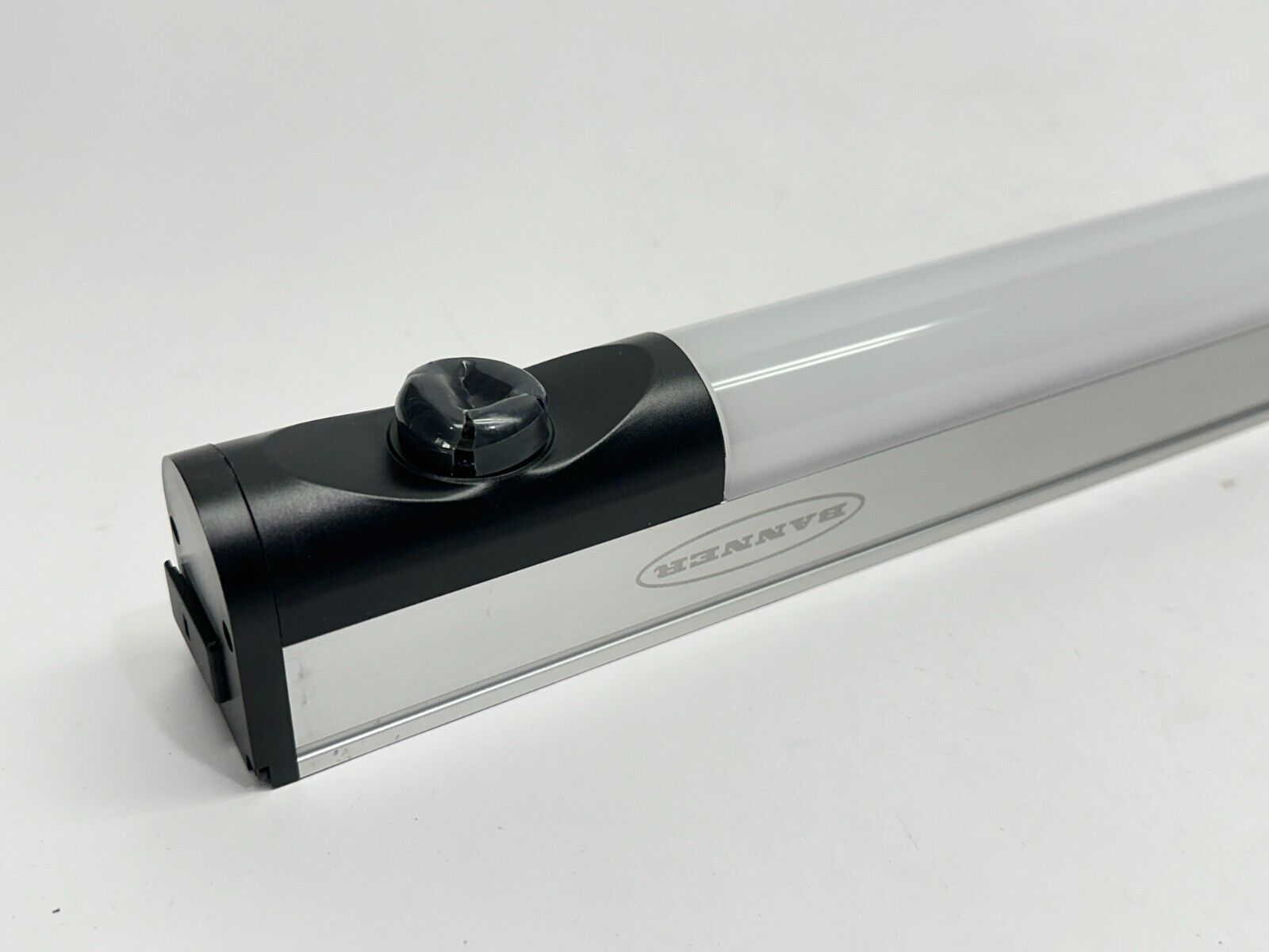Banner WLB32ZC850MQM WLB32 Motion Sense Work Light Bar DAMAGED SENSOR - Maverick Industrial Sales