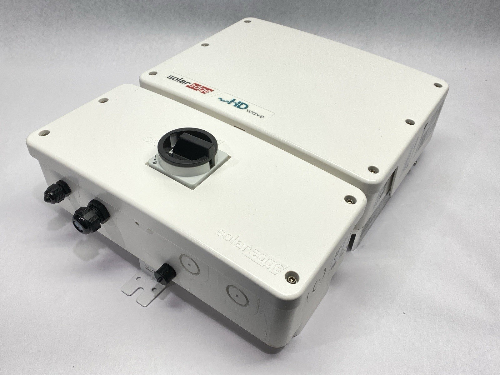 SE5000H-US000BNU4 | SolarEdge HD-Wave Single Phase Grid-Tie Inverter 5kW 208/240V - Open box - Maverick Industrial Sales