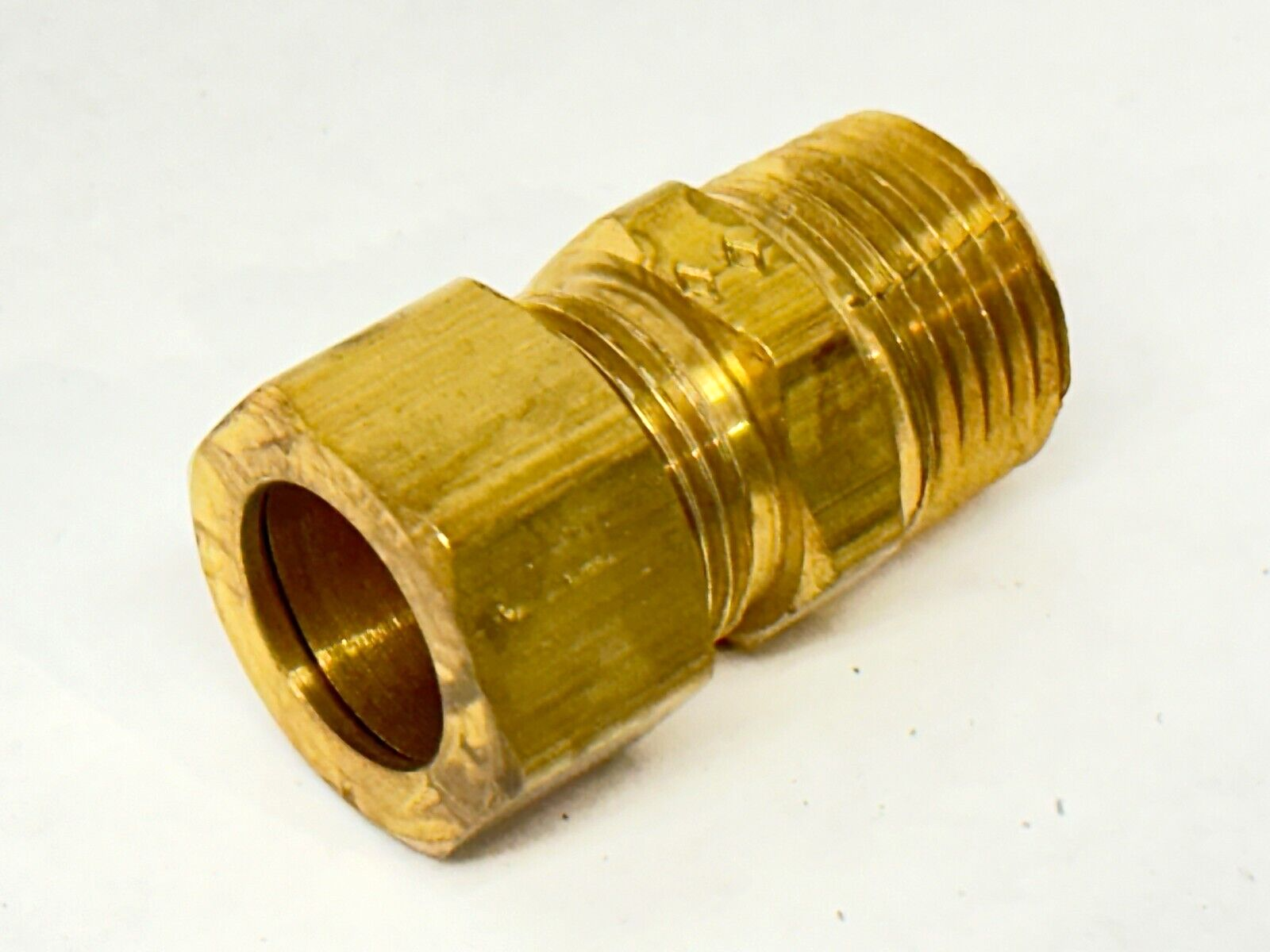 5/8" OD Compression Tube x 1/2" MNPT Connector Brass - Maverick Industrial Sales