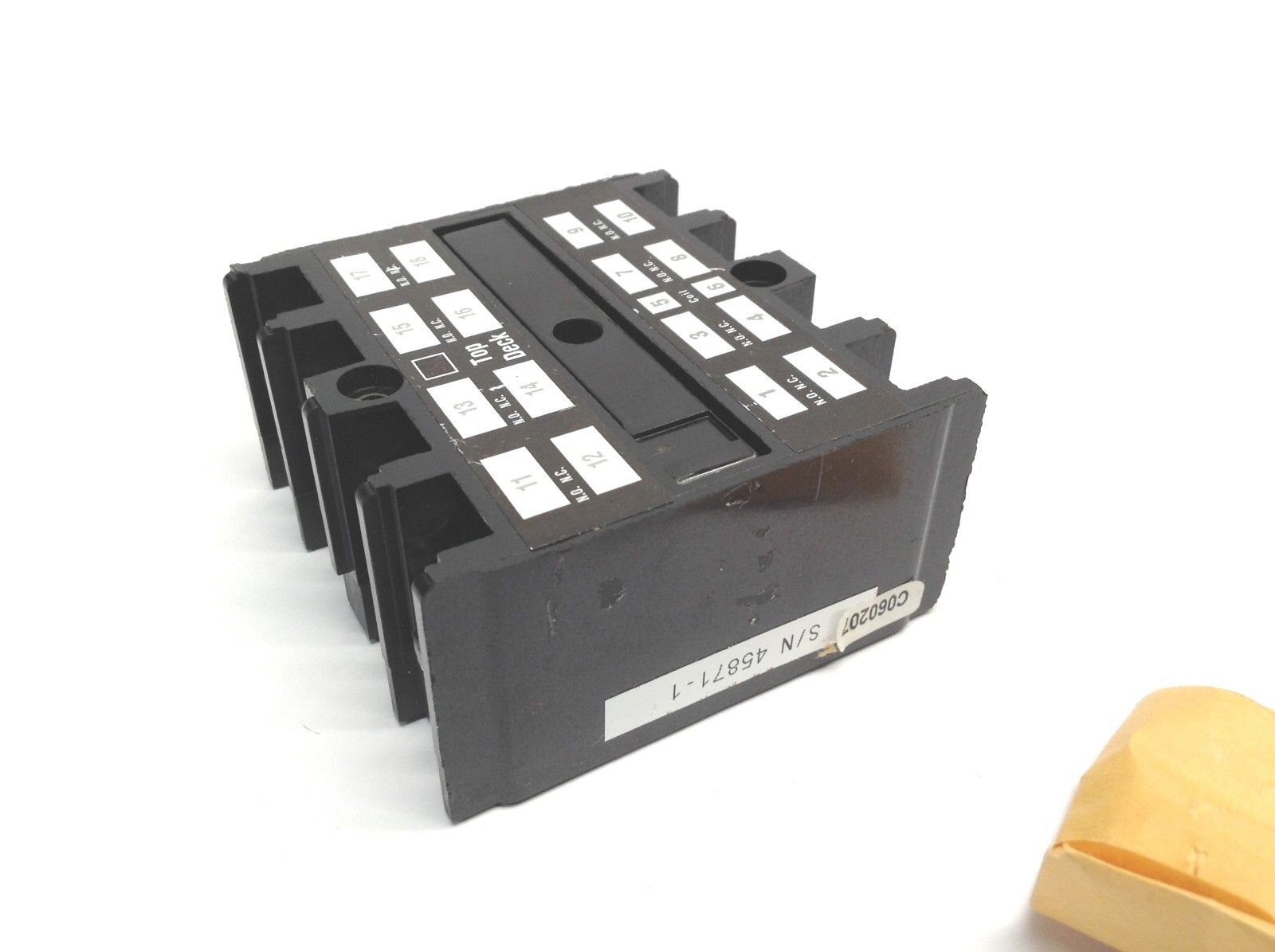 Cutler Hammer ARA40R 600V 10A Contact 4 Pole Adder 766A030G02 Model B - Maverick Industrial Sales