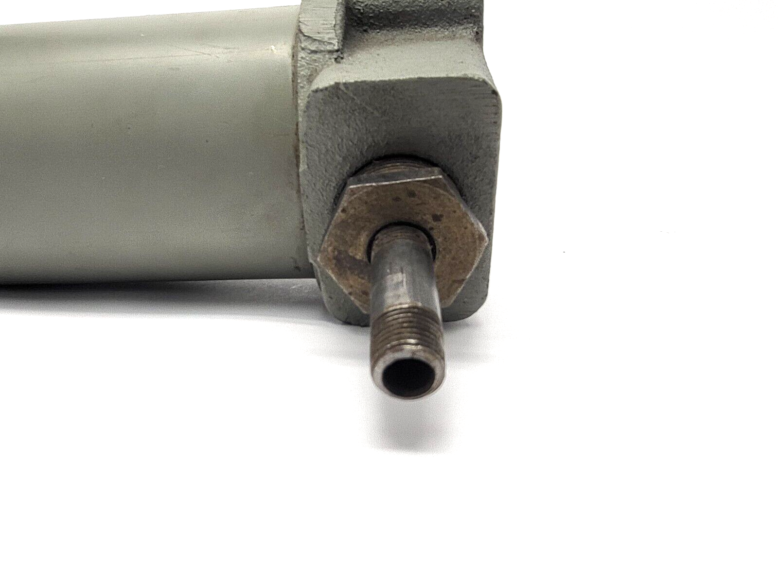Vickers Inlet 25 Micron OFM 101 Outlet Fluid Filter - Maverick Industrial Sales