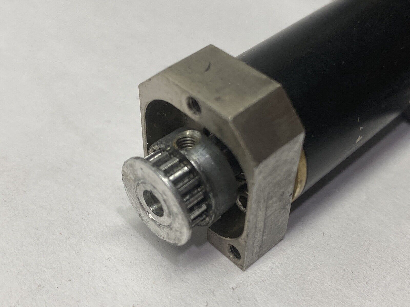 Maxon 2522.938-12.116-000 DC Motor - Maverick Industrial Sales