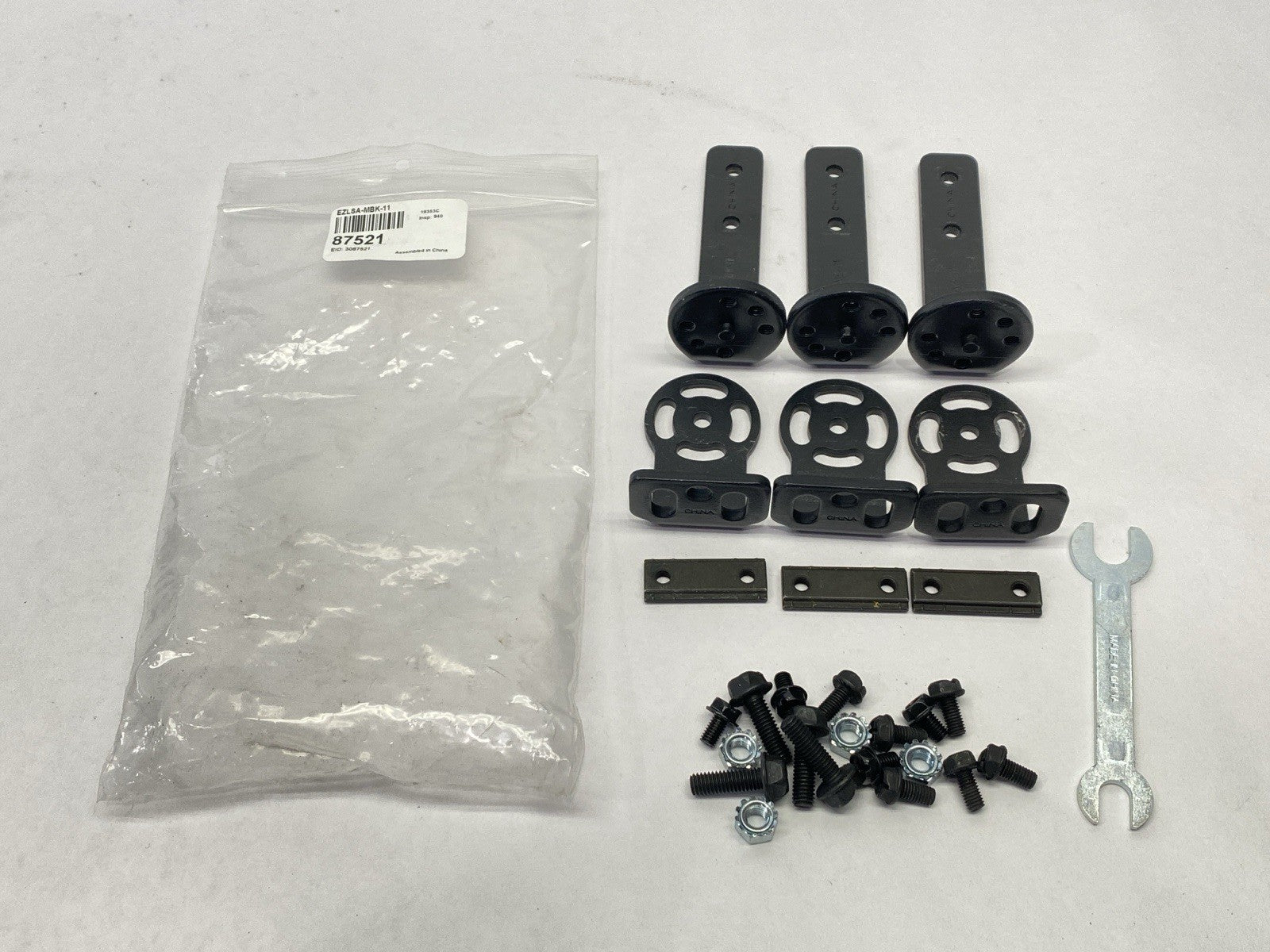 EZLSA-MBK-11 | Banner EZ-SCREEN LS Accessory Bracket End Mount 87521 - New – Open box - Maverick Industrial Sales