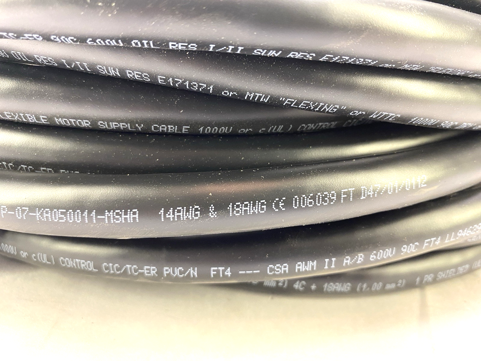 LAPP 7414048 Cable OLFLEX VFD W/SIGNAL 14/4C+18/2C 60.0 FT 4C 14 AWG Black - Maverick Industrial Sales