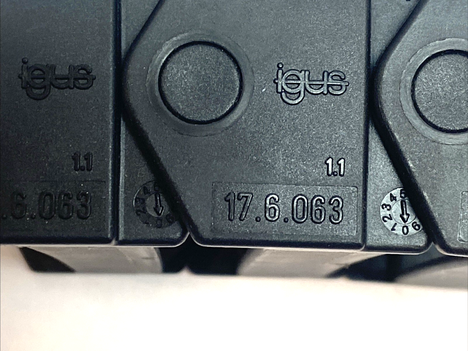 Igus 17.6.063 Energy Chain Cable Carrier 3 Links - Maverick Industrial Sales