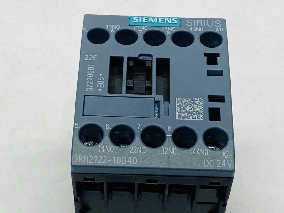 3RH2122-1BB40 | Siemens Contactor Relay 2 NO + 2 NC 24VDC - New – Open box - Maverick Industrial Sales