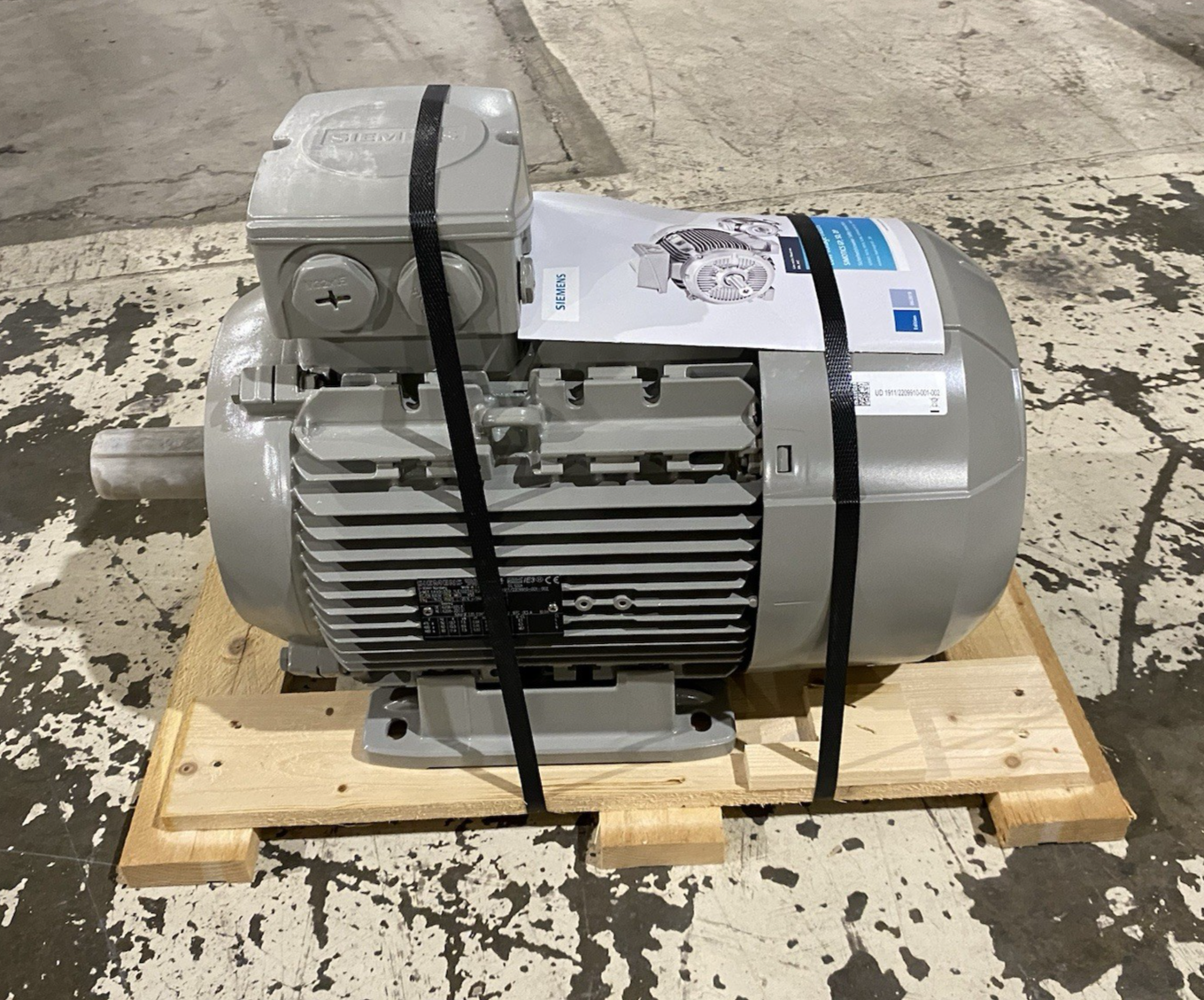 1LE1023-1CB23-5AF4 | Siemens Eagle Line SIMOTICS NEMA Premium Eff. Motor - New - Maverick Industrial Sales