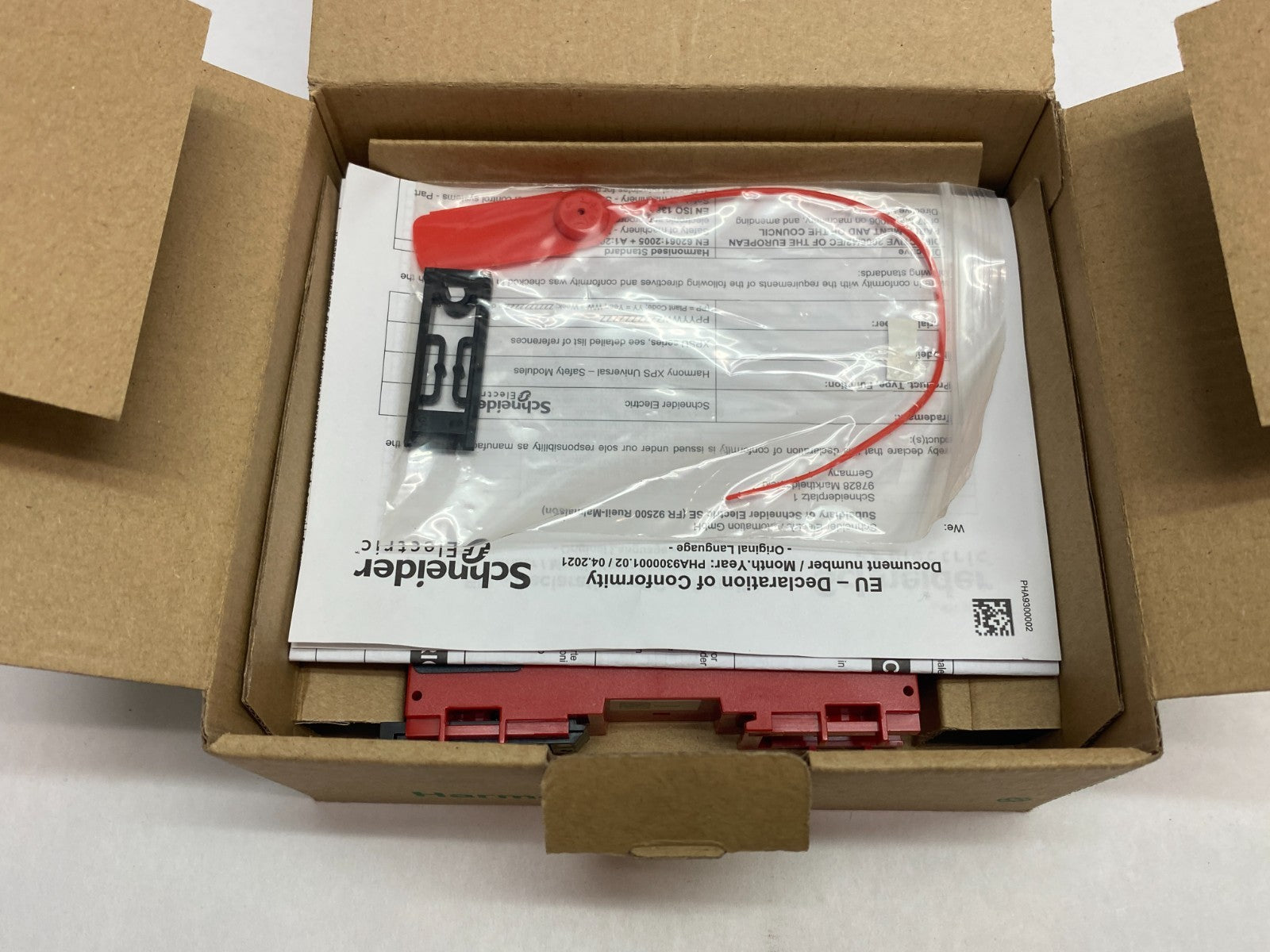 Schneider Electric XPSUS12AP Harmony XPSU Safety Module Cat 4 - Maverick Industrial Sales