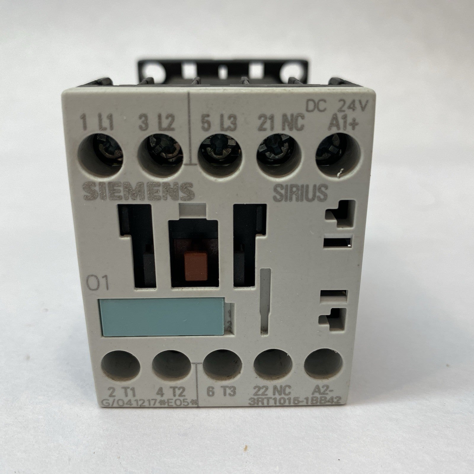 Siemens 3RT1015-1BB42 Power Conctactor AC-3 7 A, 3 kW / 400 V 1 NC, 24 V DC - Maverick Industrial Sales