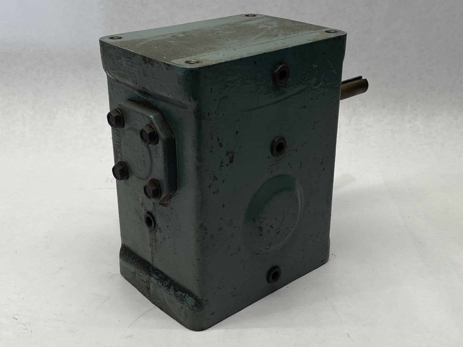 Hytrol R-00152-83L 4A Left Hand Gear Box Speed Reducer 83:1 - Maverick Industrial Sales
