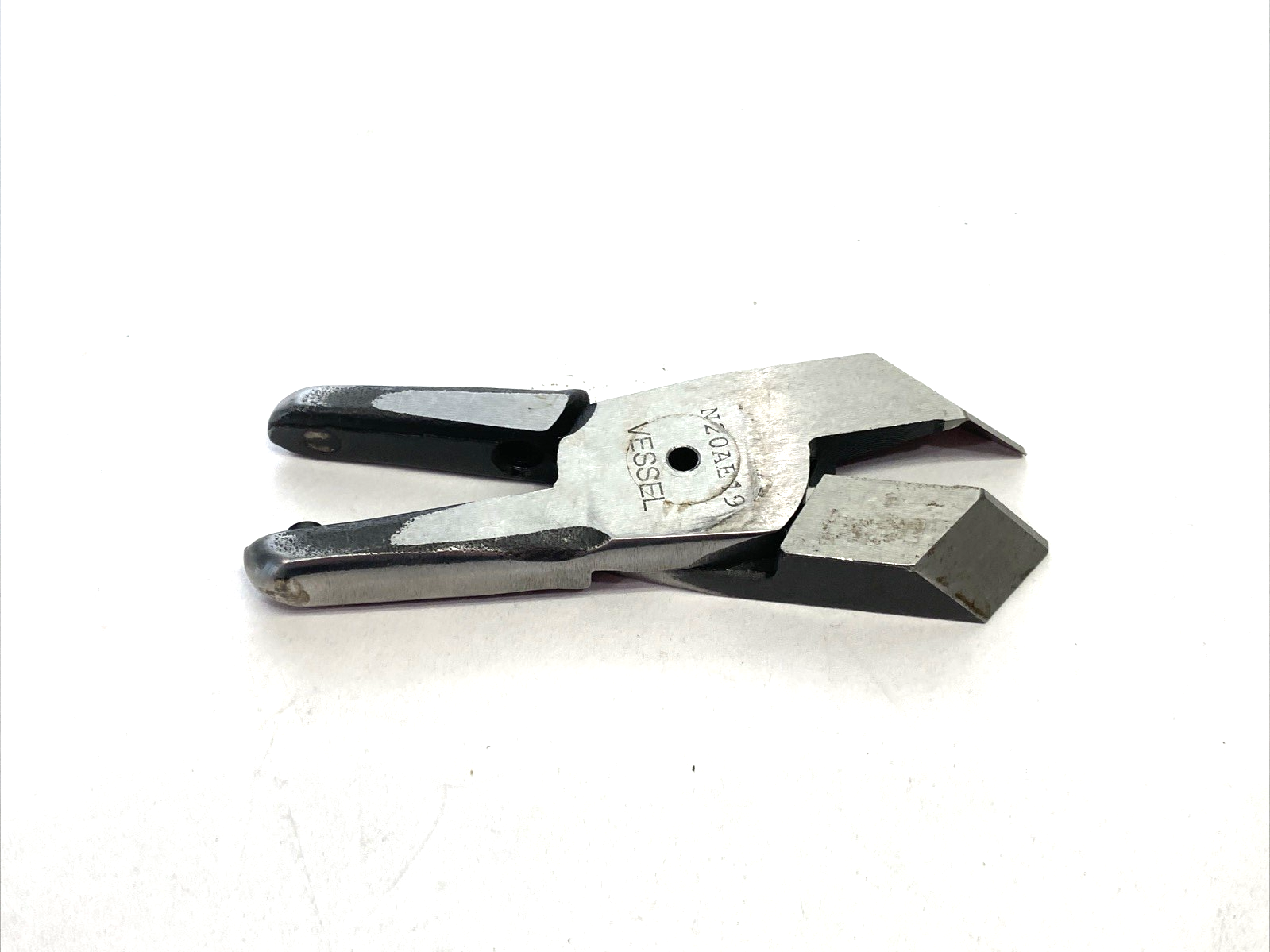Vessel N20AE19 Angled Nipping Blades for Hand Held Air Nipper - Maverick Industrial Sales