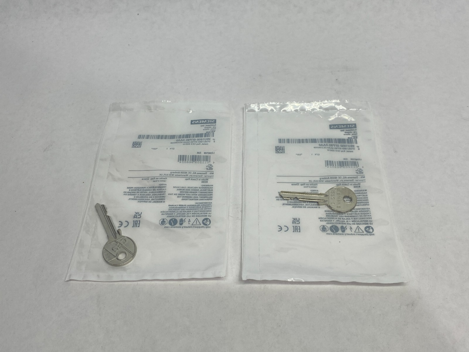 Siemens 3SU1950-0FP80-0AA0 Metal Key CES SSG10 LOT OF 2 - Maverick Industrial Sales