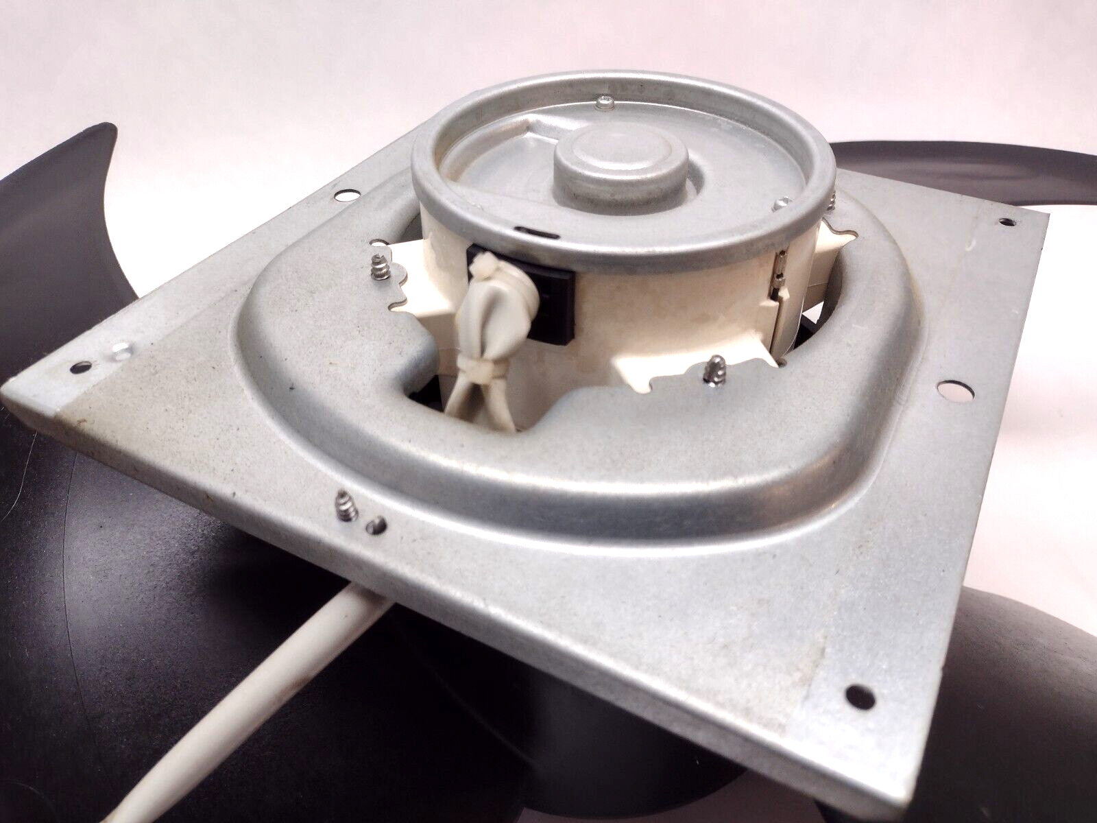 Mitsubishi BH61J064H09 Evaporator Fan Motor for PUZ-HA30NKA Mini Split Condenser - Used - Maverick Industrial Sales