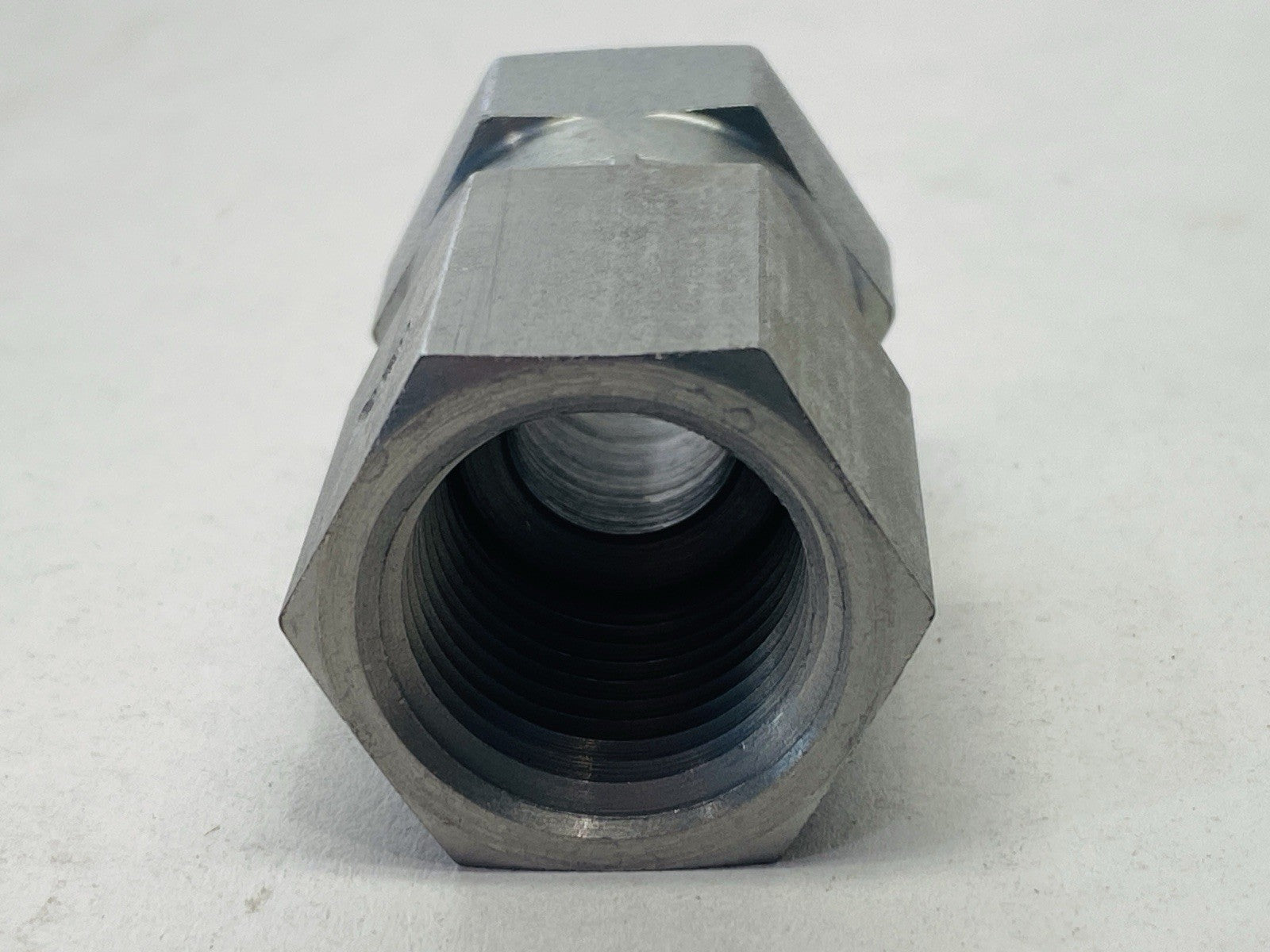 Parker 0207-8-8 Pipe Adapter 1/2-14" x 1/2-14" NPT/NPTF to NPSM Swivel LOT OF 5 - Maverick Industrial Sales