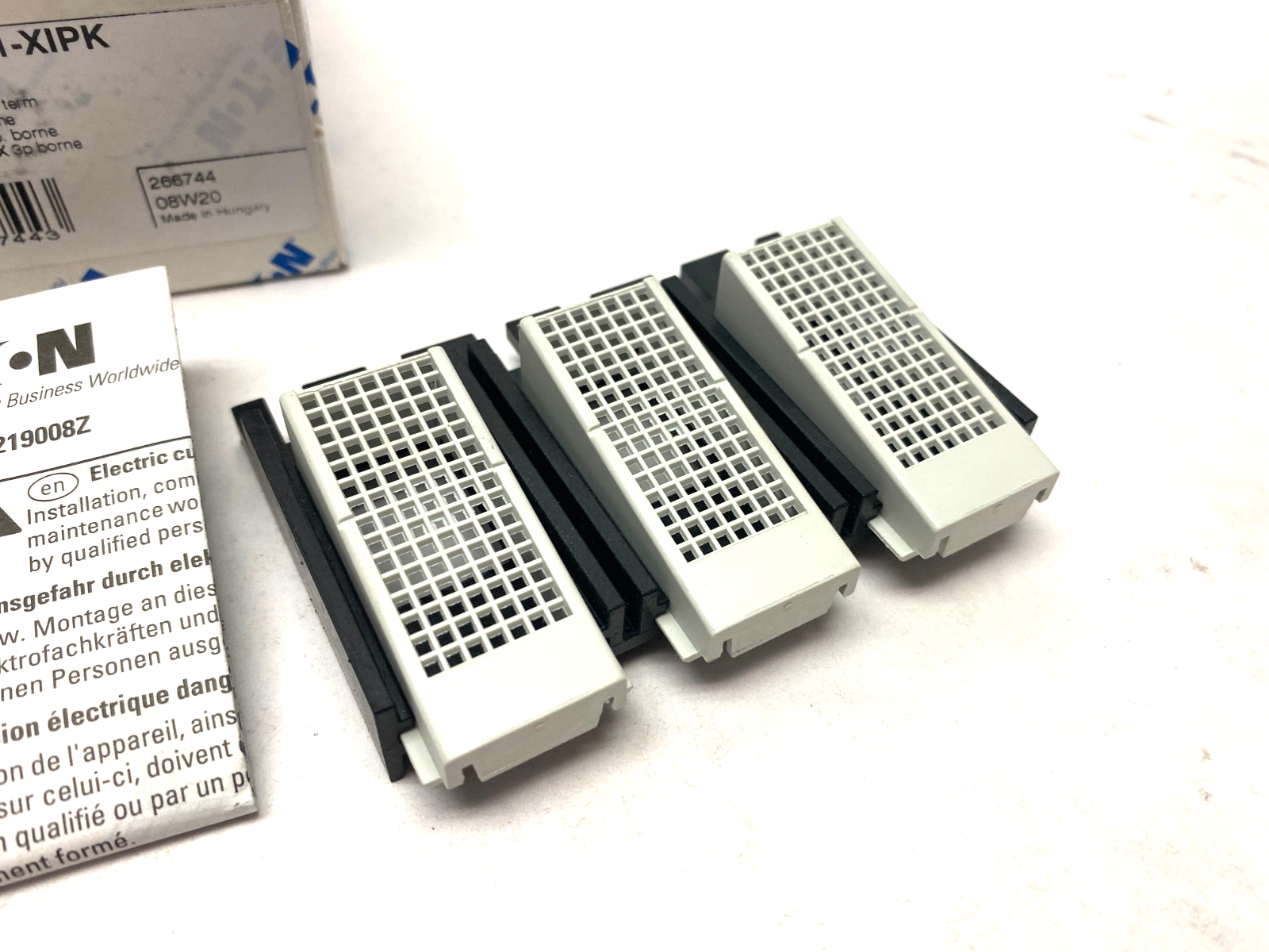 Eaton NZM1-XIPK Finger Protection/Contact Barrier Kit for Circuit Breakers 3-Pol - Maverick Industrial Sales