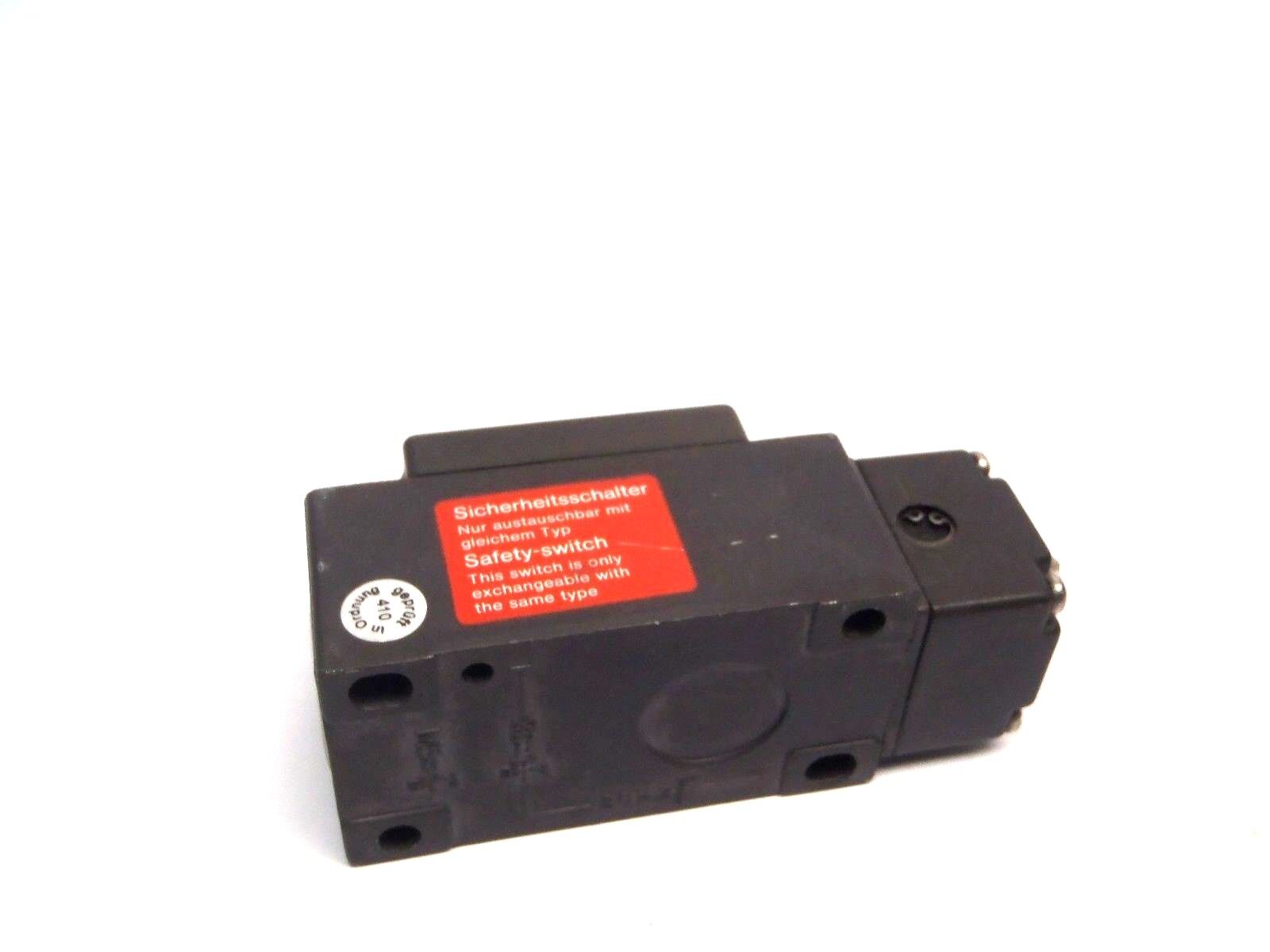 Euchner NZ1HS-3131-M Safety Switch Interlock Guard w/ End Roller 24V - Maverick Industrial Sales