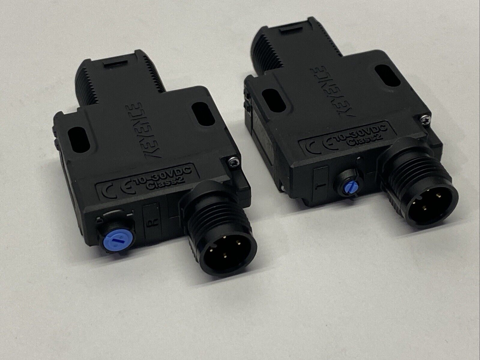 Keyence PZ-G51CB Photoelectric Sensor Threaded Mount Thrubeam M12 Connector Type - Maverick Industrial Sales