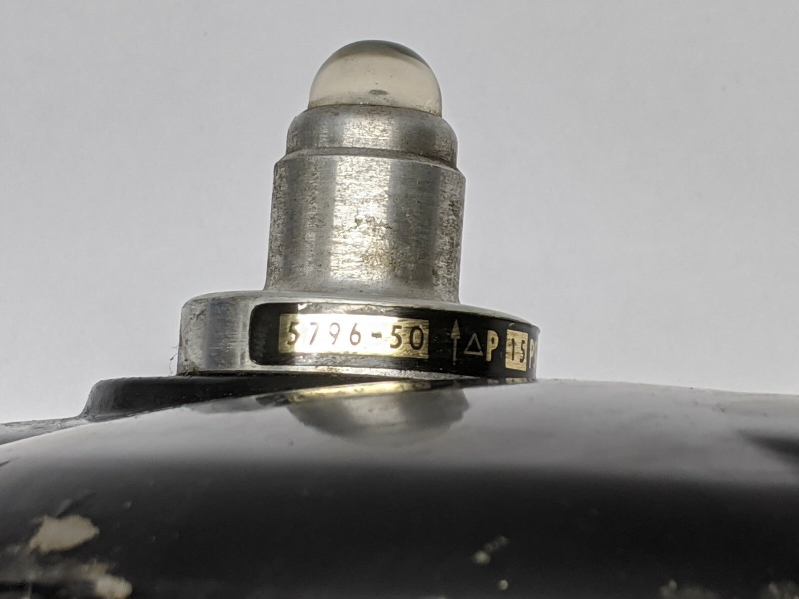 Norgren F47-B01-A0DA Oil Removal Filter w/ F17-B00-A1DA Filter 5um 1-1/2" Ports - Maverick Industrial Sales