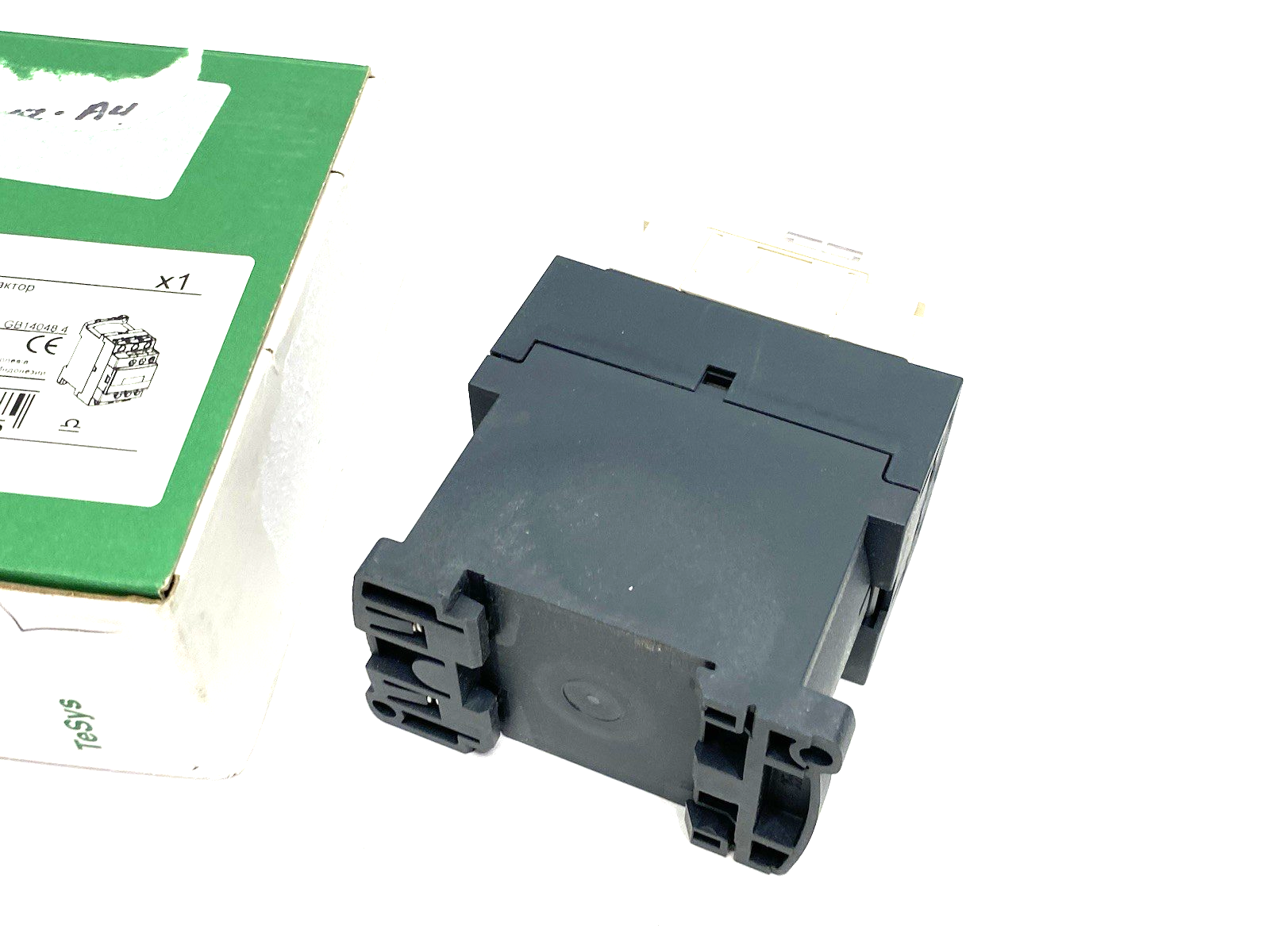 LC1D09BD | Schneider Electric IEC Contactor TeSys Deca Nonreversing 9A 5HP at 480V - New – Open box - Maverick Industrial Sales