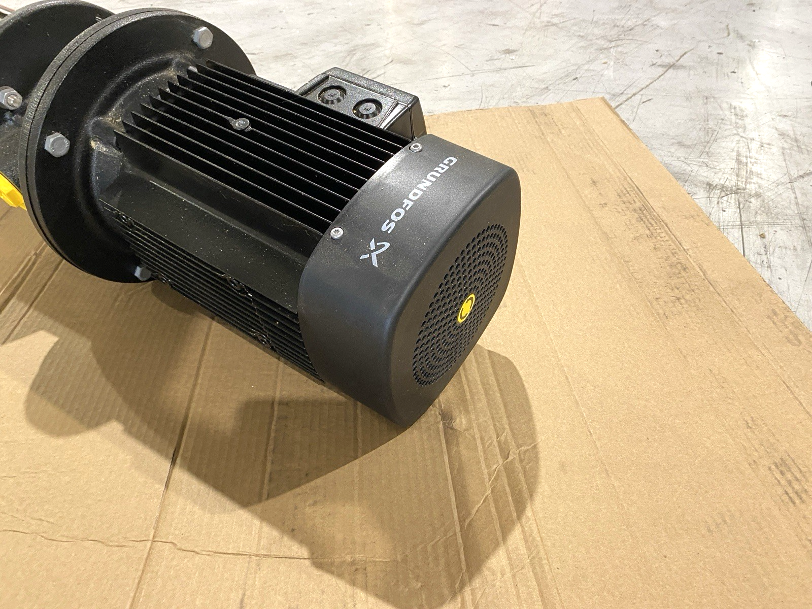 Grundfos 99980190 Vertical Multi Stage Pump MTR15-7/4 A-W-A-HUUV 3x266/460 60 - Maverick Industrial Sales