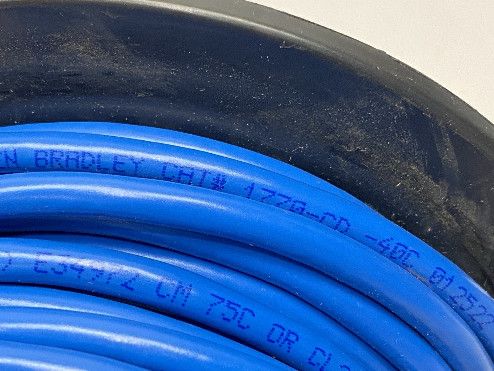 CMP-00423CS34-6F-05 | Commscope Uniprise CAT 6 Plenum Cable 550ft Spool - New – Open box - Maverick Industrial Sales