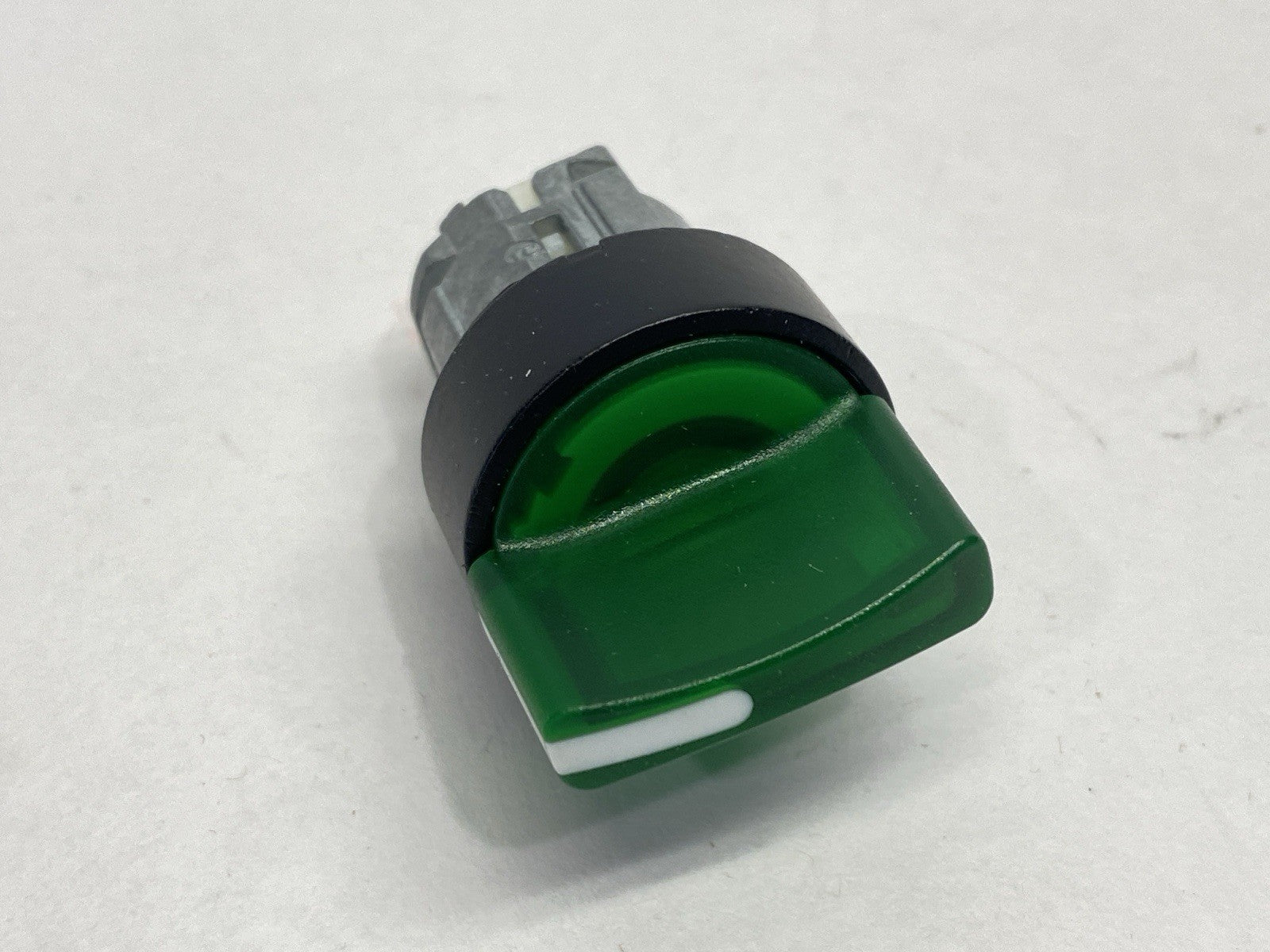 Schneider Electric ZB4BK15337 Iluminated Selector Switch Head Green 22mm 3-Pos - Maverick Industrial Sales