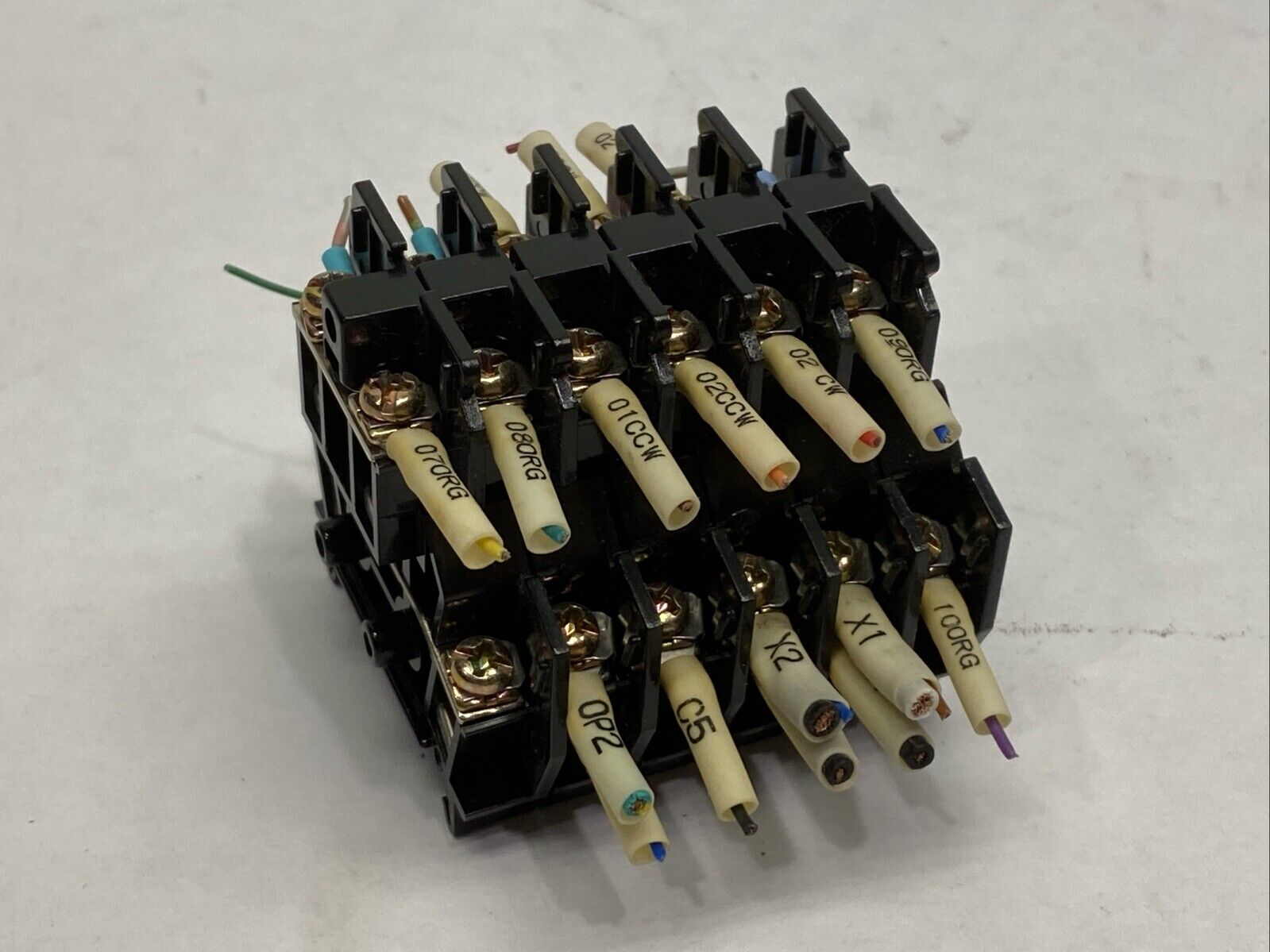 IDEC DSTB-15W Terminal Block 600V LOT OF 6 - Maverick Industrial Sales
