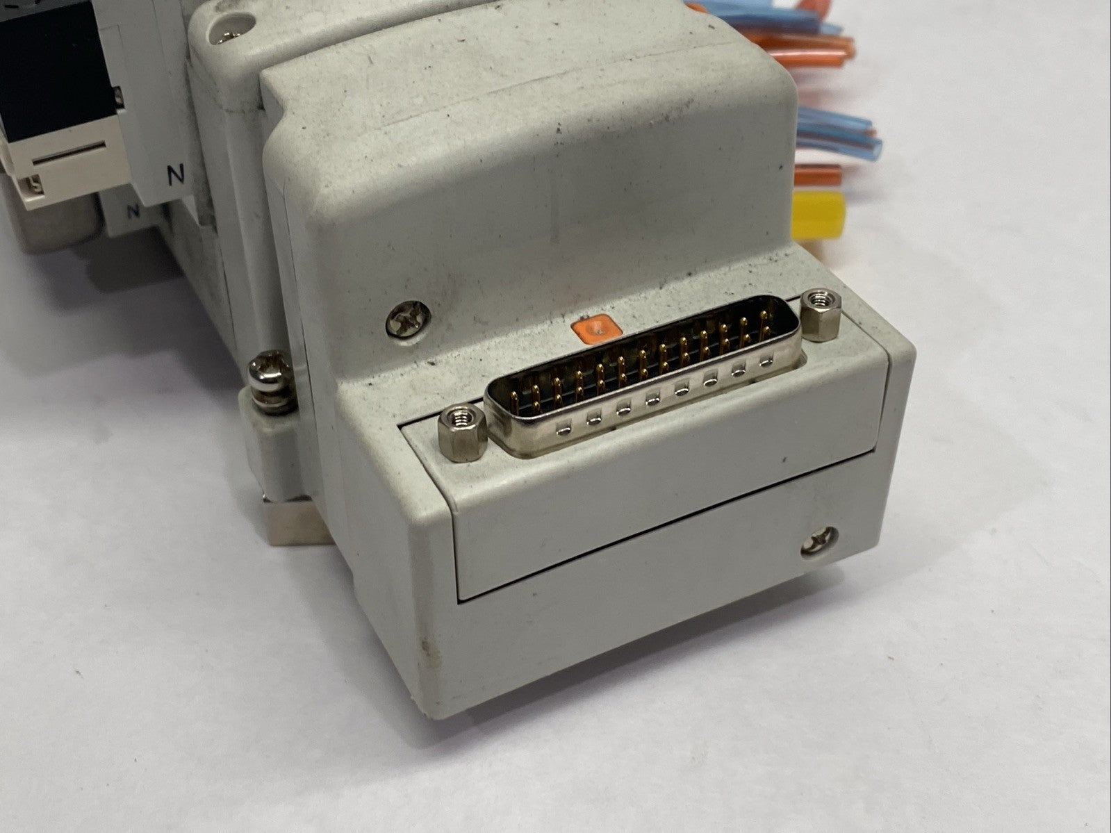 SMC VV5QC11-08N7FD2 Pneumatic Manifold 8-Station w/ 4x VQ1100N-5 4x VQ1400N-51 - Maverick Industrial Sales